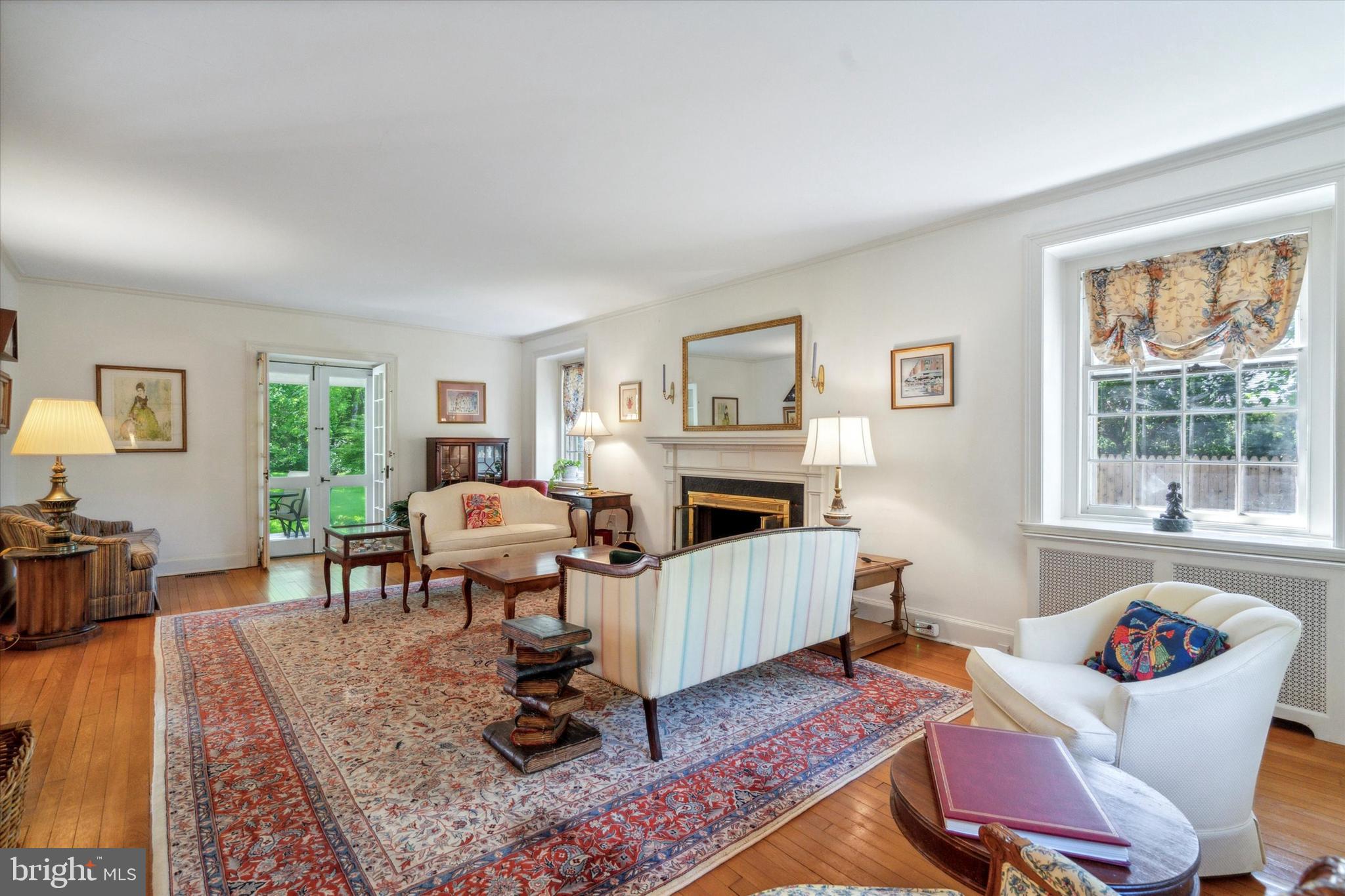 CHESTNUT HILL - Residential