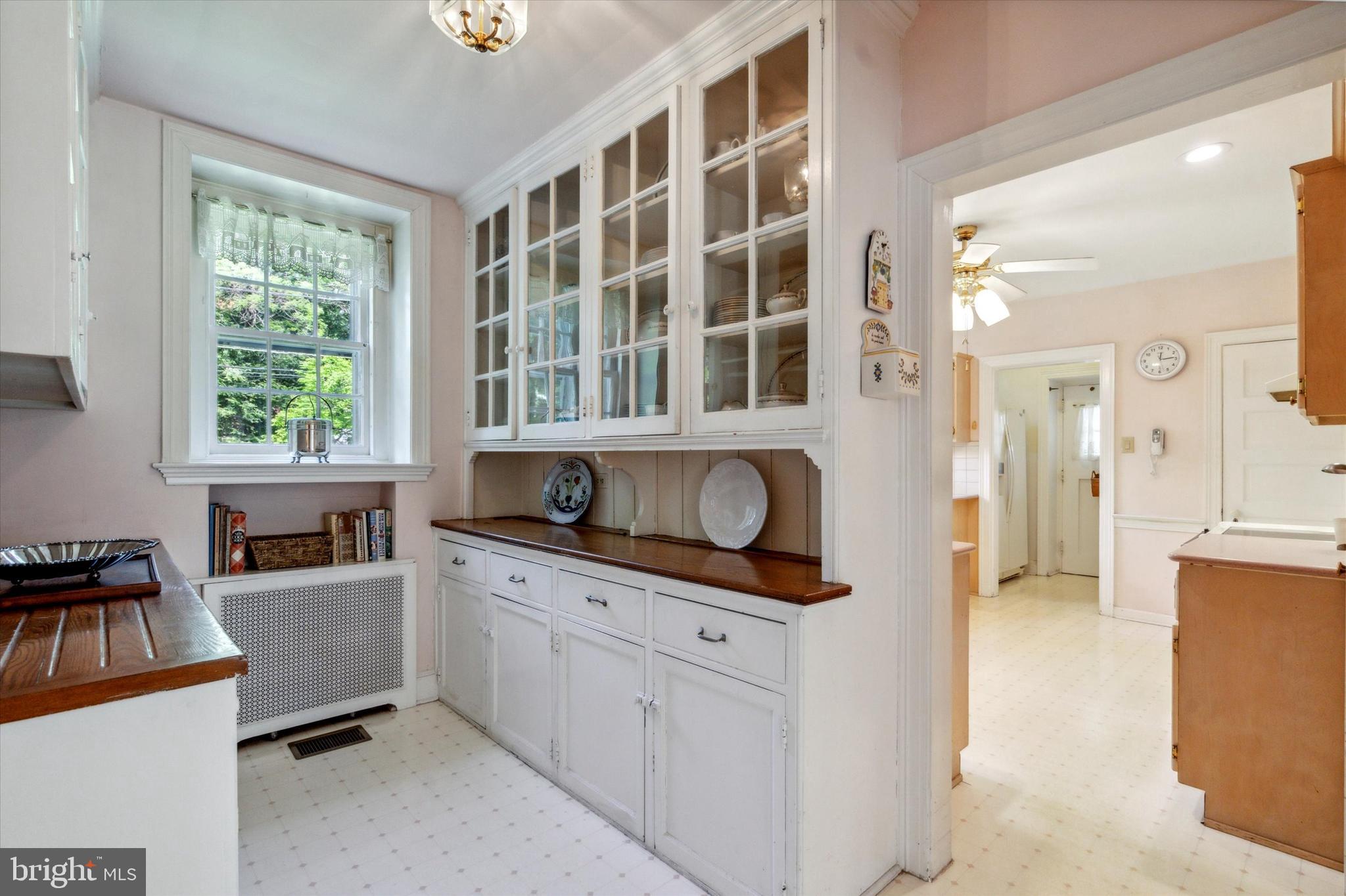 CHESTNUT HILL - Residential