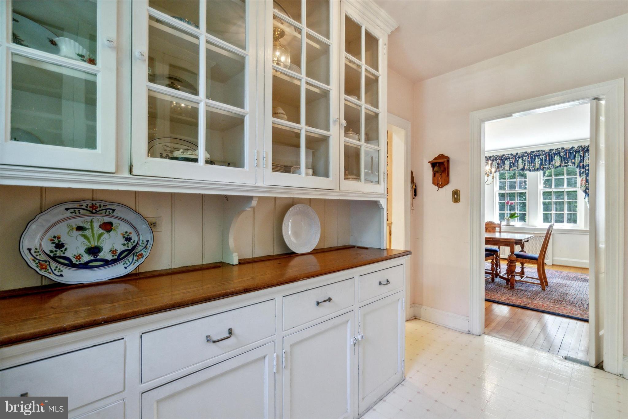 CHESTNUT HILL - Residential