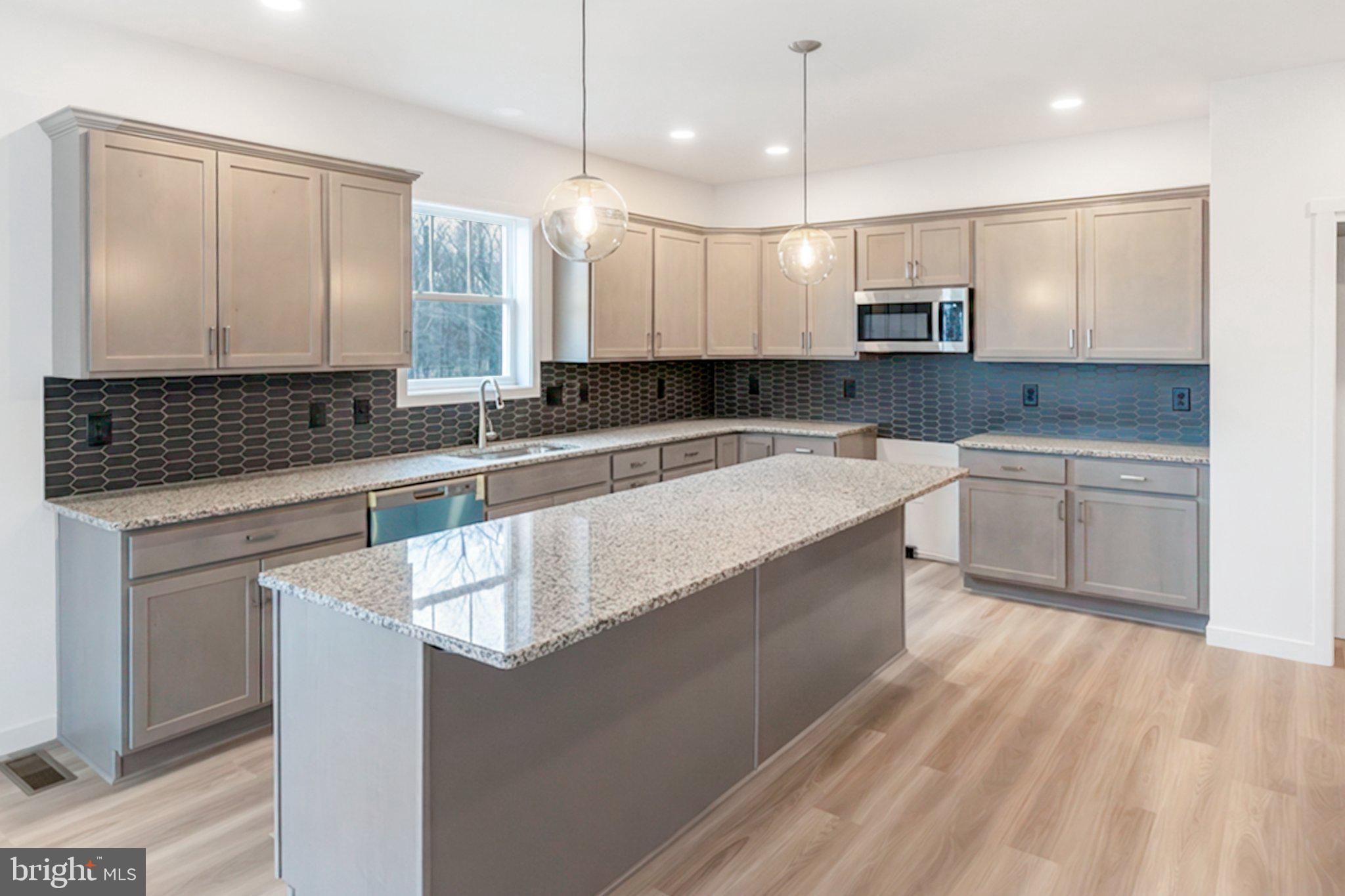 ROCKVILLE ESTATES - Residential