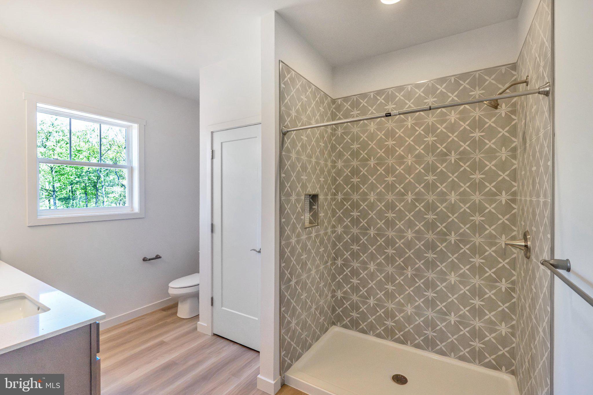 ROCKVILLE ESTATES - Residential