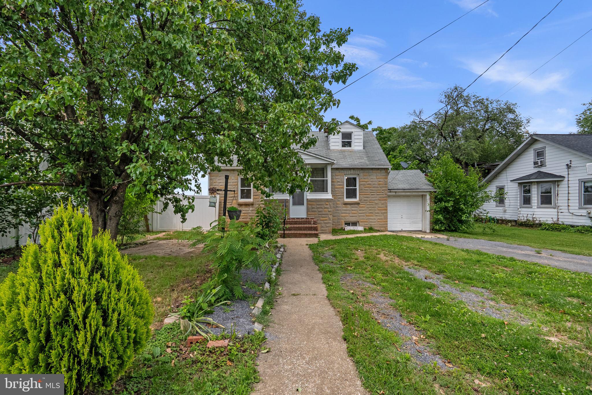 LANDSDOWNE - Residential