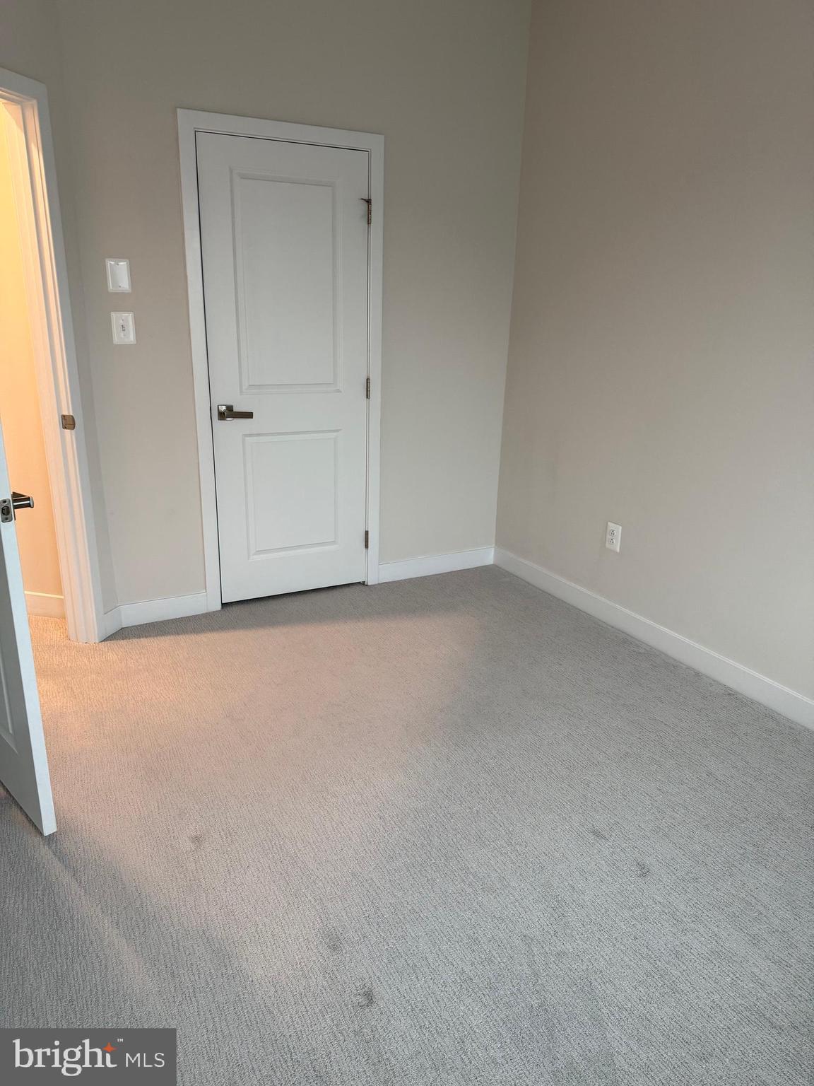 LANDSDALE - Residential Lease