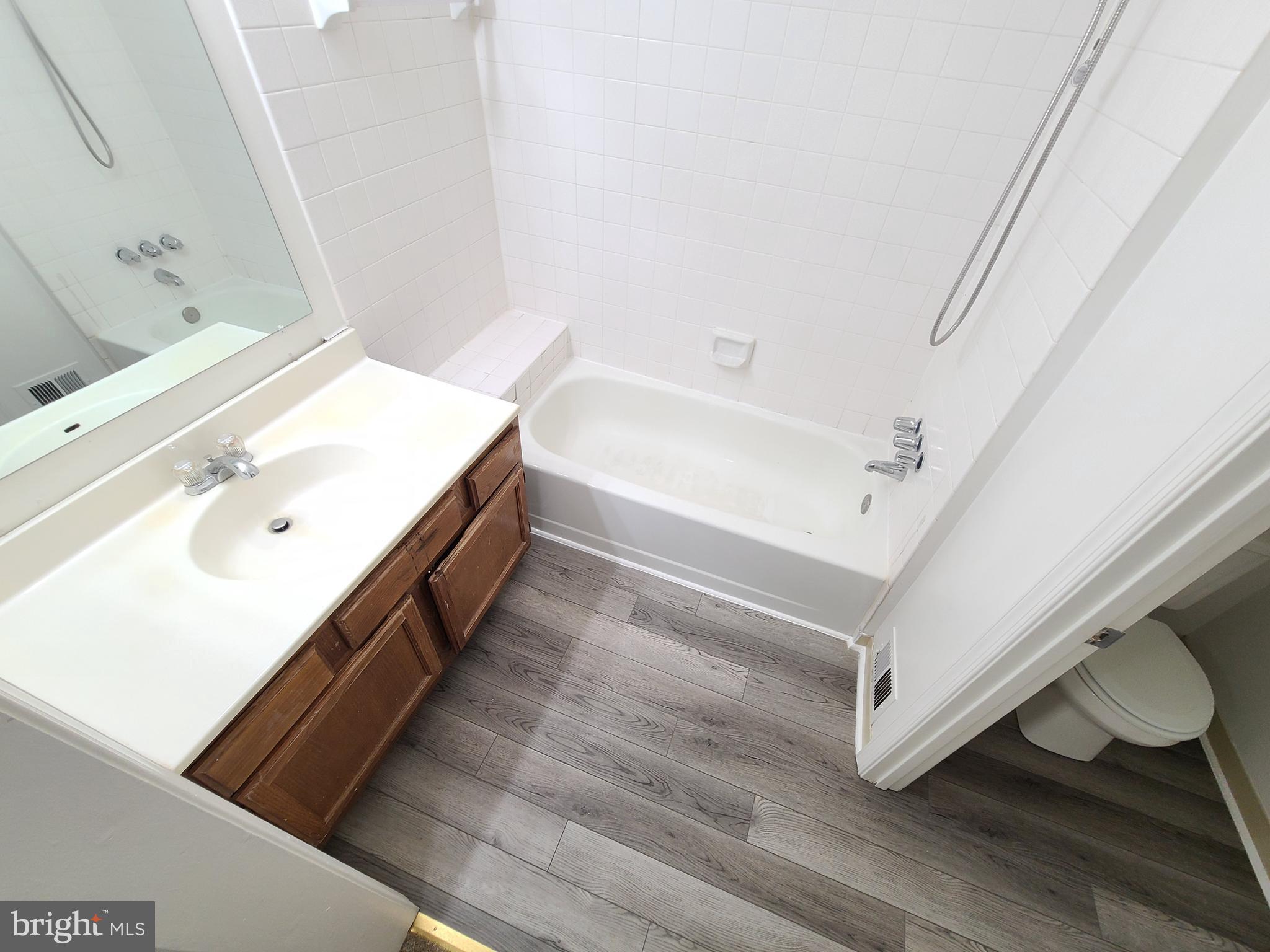 TIVOLI - Residential Lease