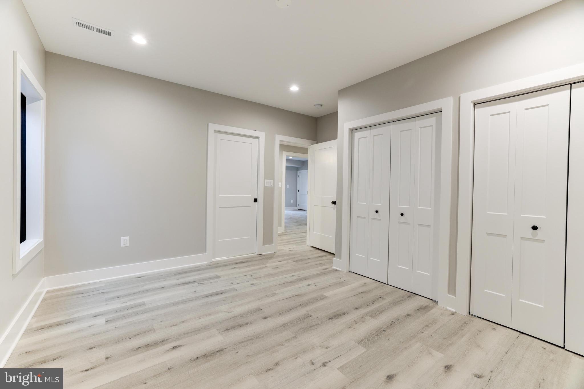 POPLAR HEIGHTS - Residential