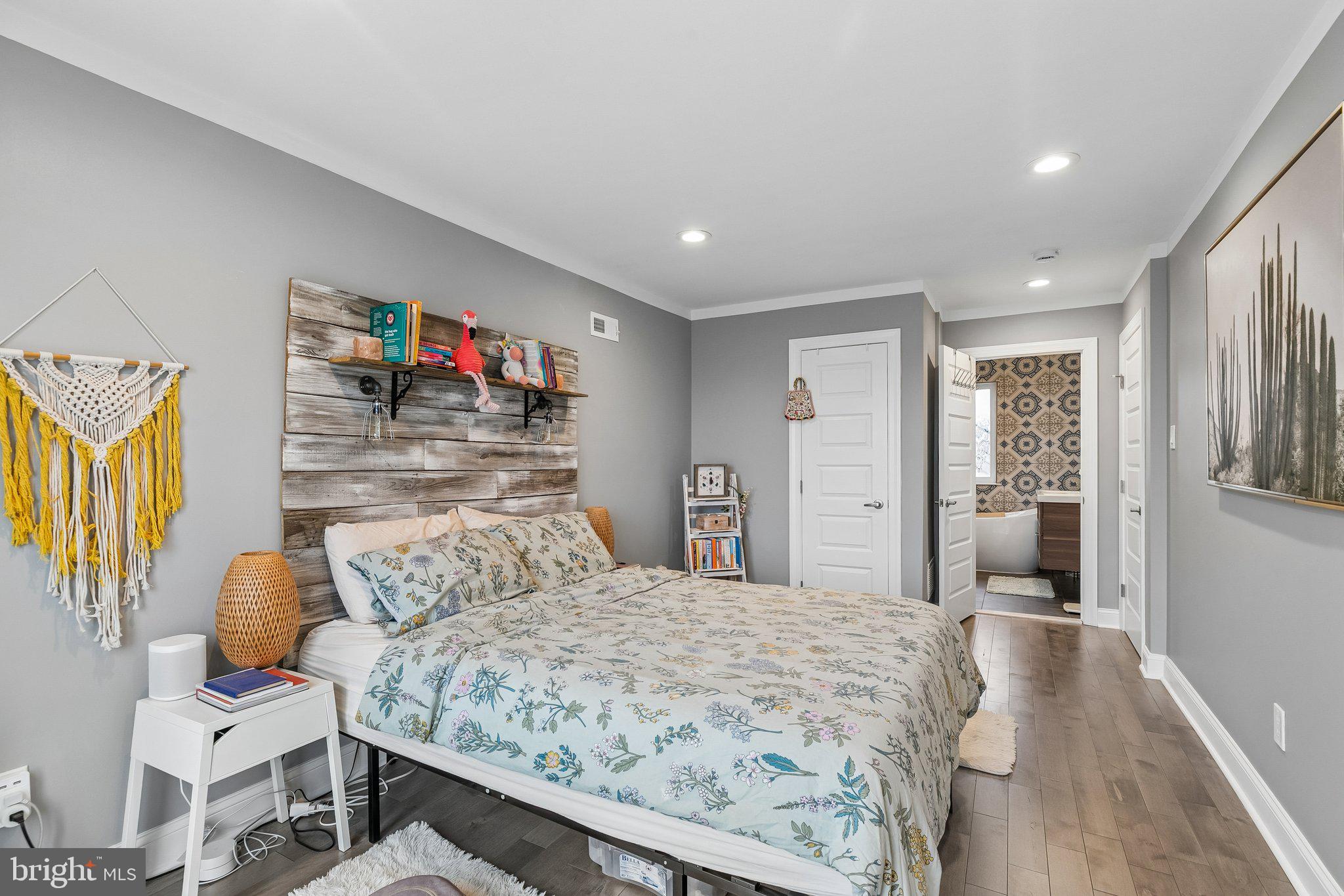 PASSYUNK SQUARE - Residential