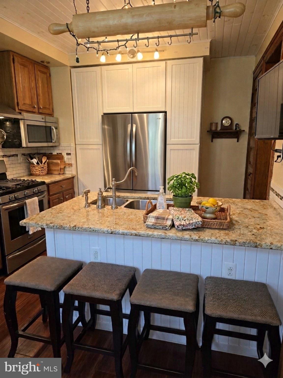 FOX CHASE - Residential