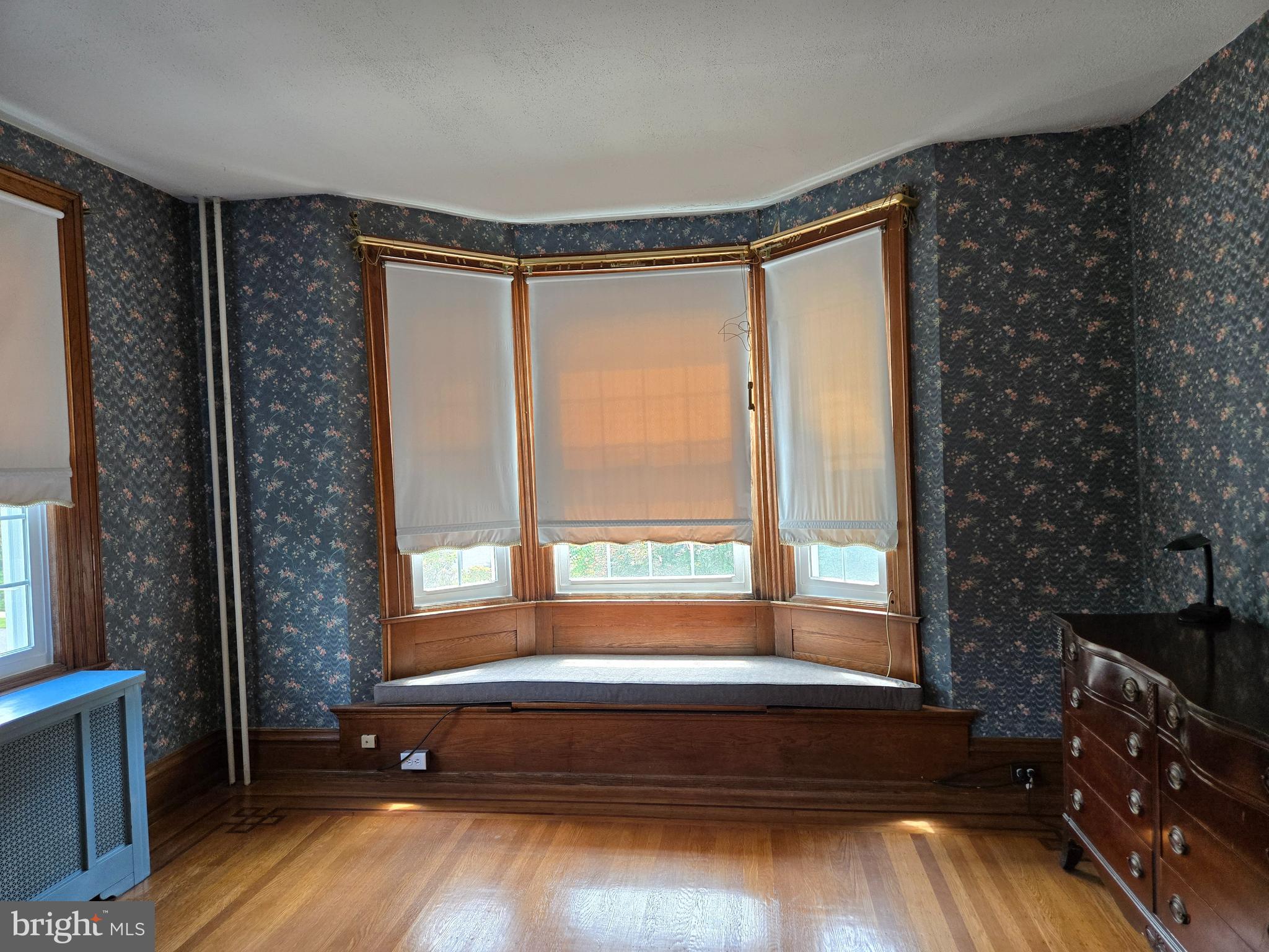 FOX CHASE - Residential