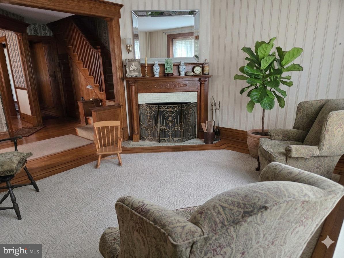FOX CHASE - Residential