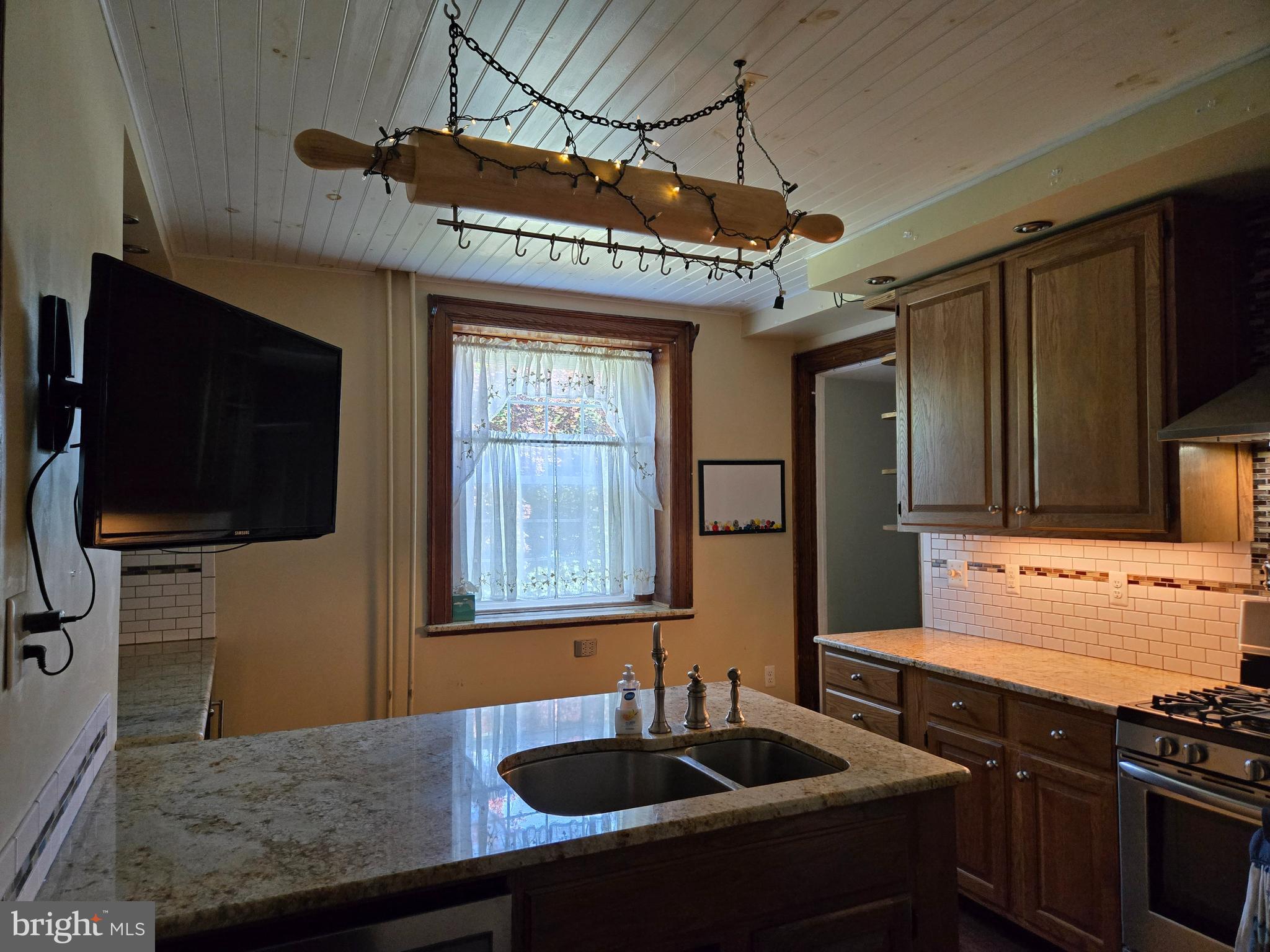 FOX CHASE - Residential