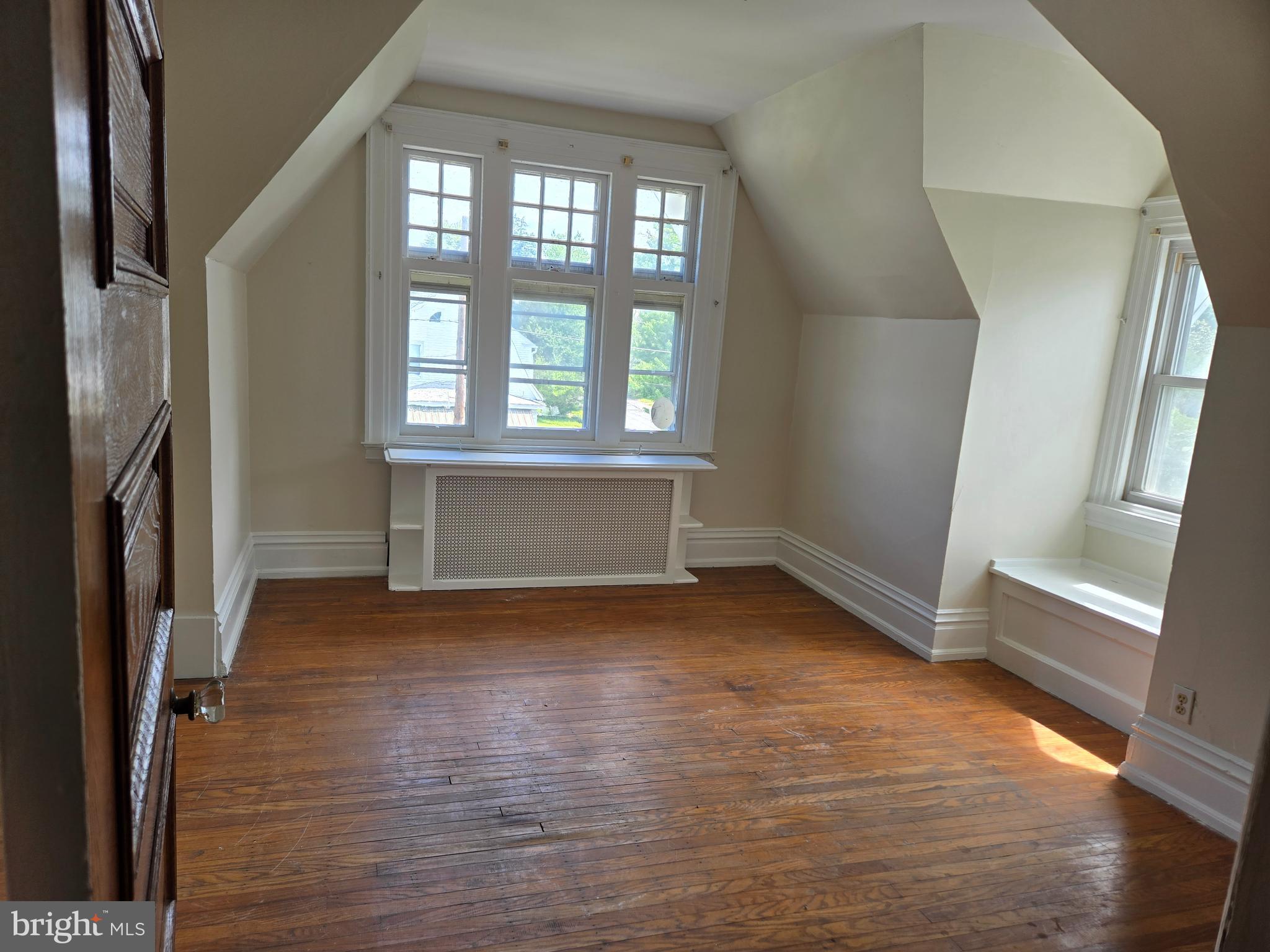 FOX CHASE - Residential