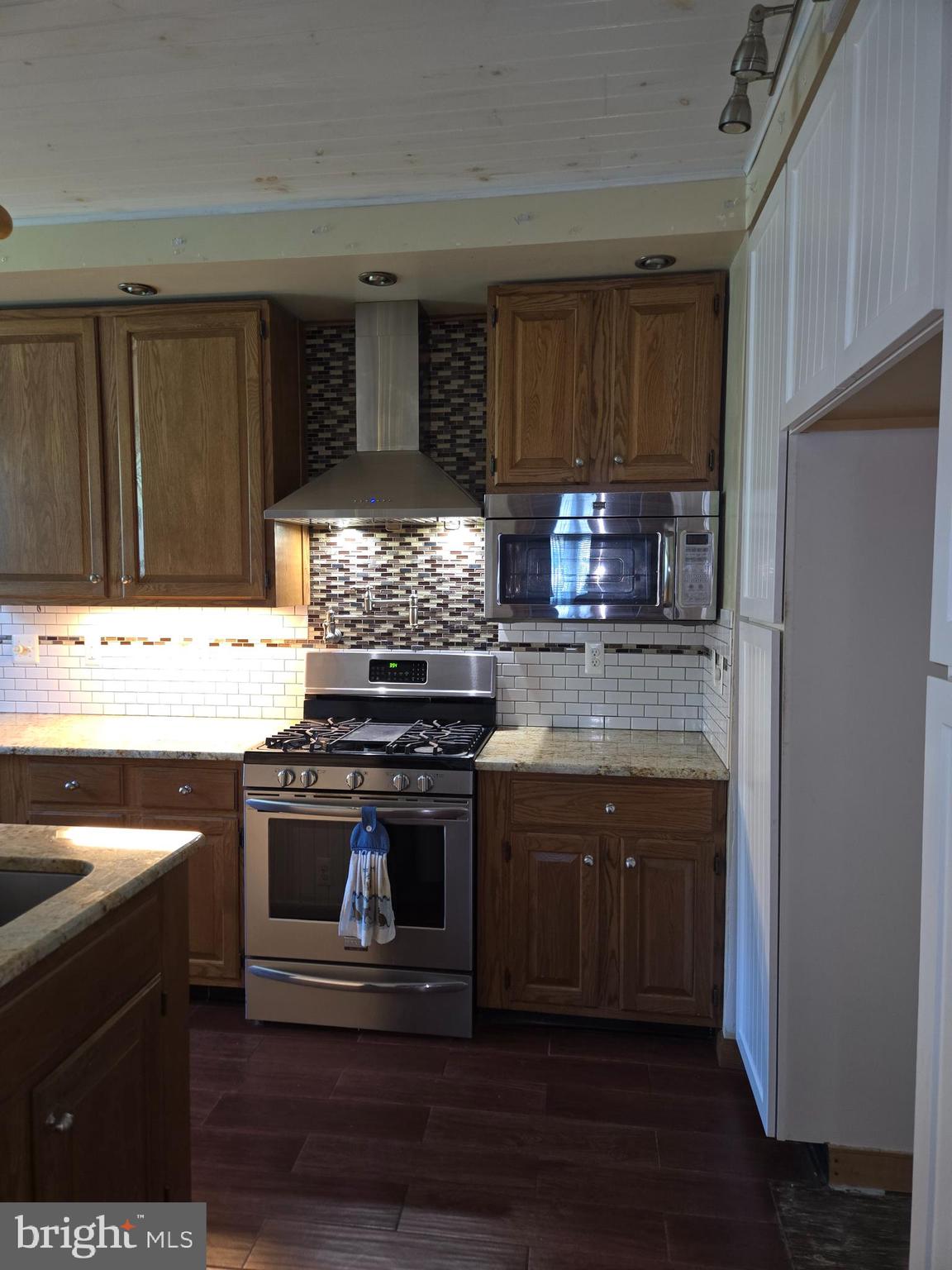 FOX CHASE - Residential