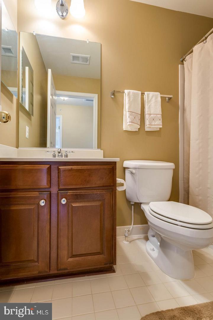CENTREVILLE CROSSING - Residential Lease