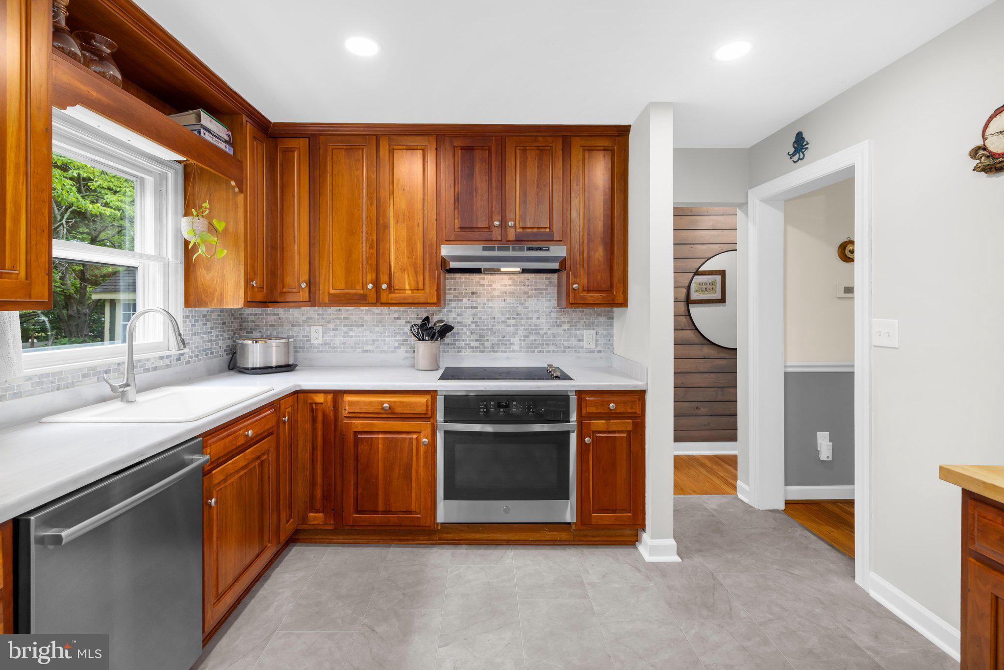 PLEASANT PLAINS - Residential