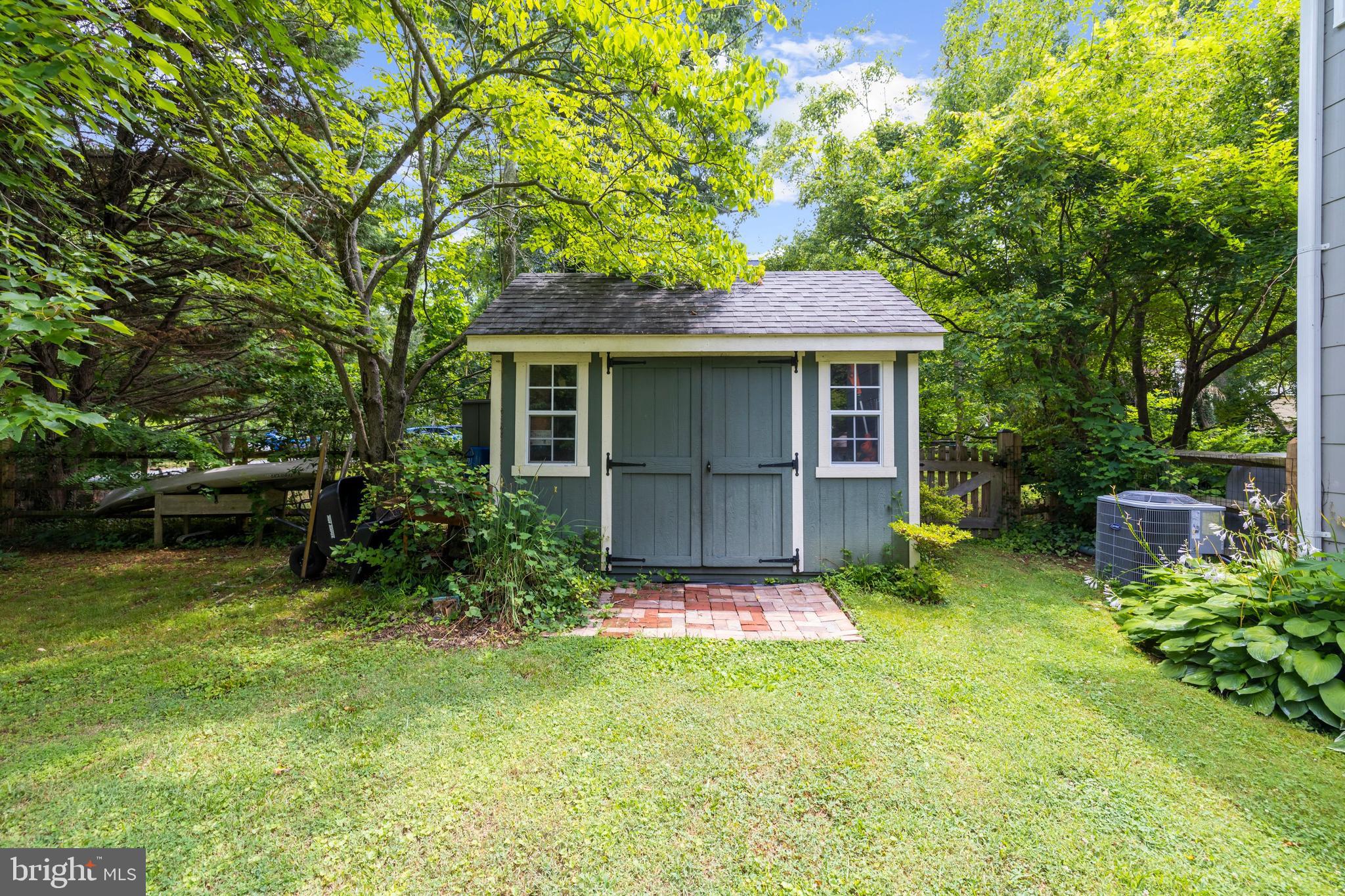 PLEASANT PLAINS - Residential
