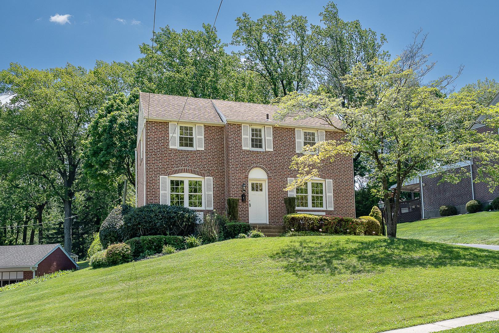 COLONIAL PARK - Residential