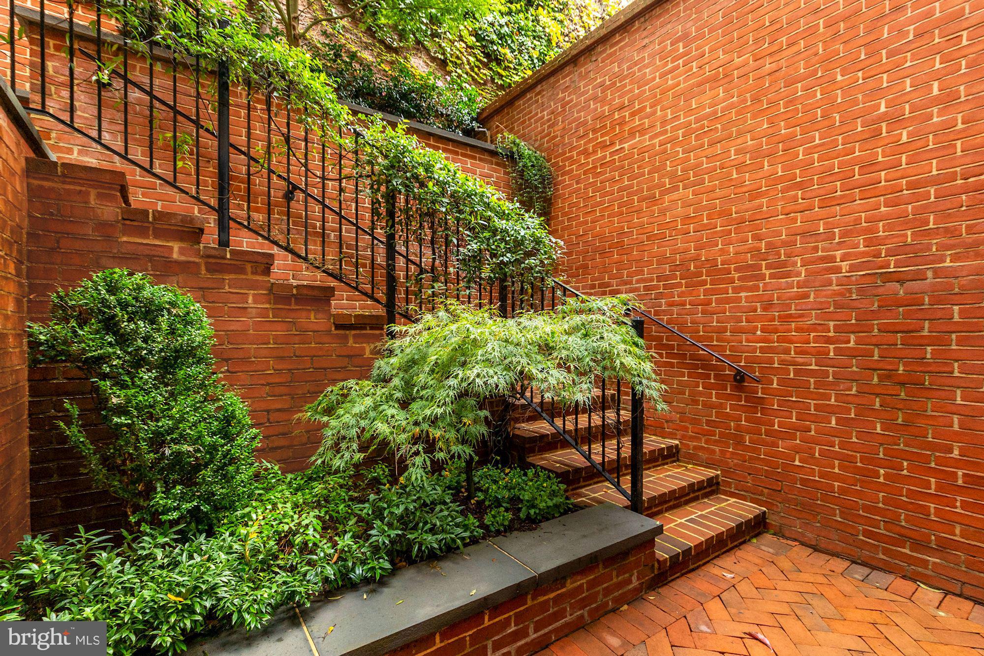 GEORGETOWN - Residential