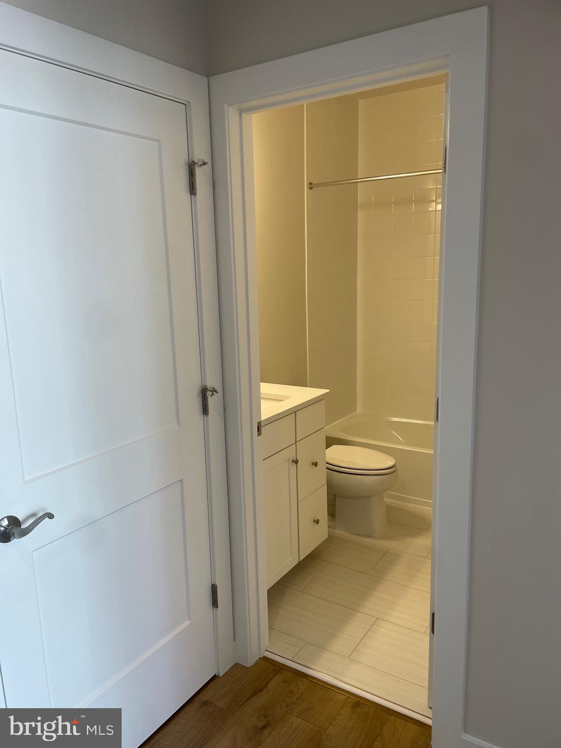 ASHBROOK PLACE - Residential Lease
