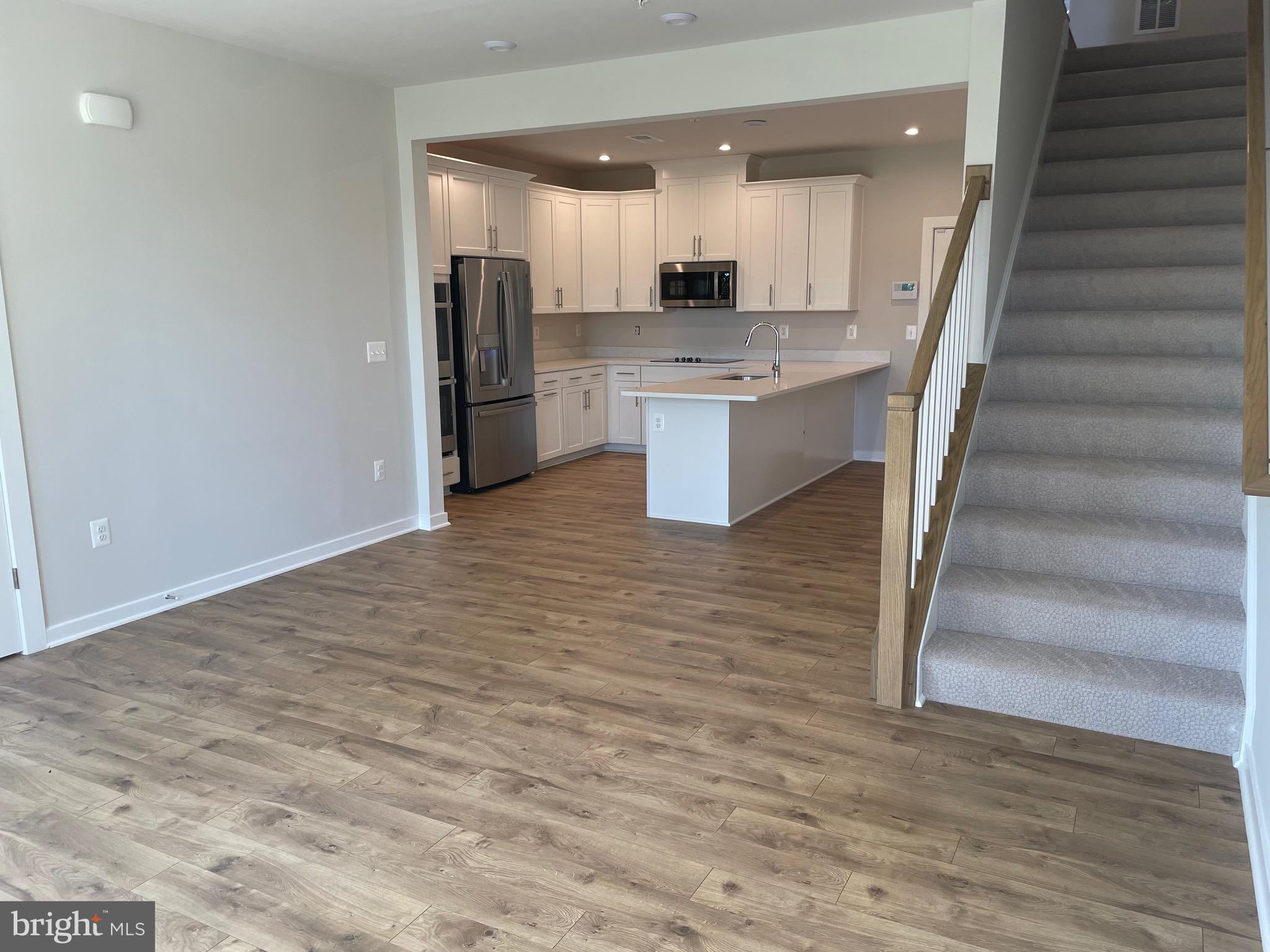 ASHBROOK PLACE - Residential Lease