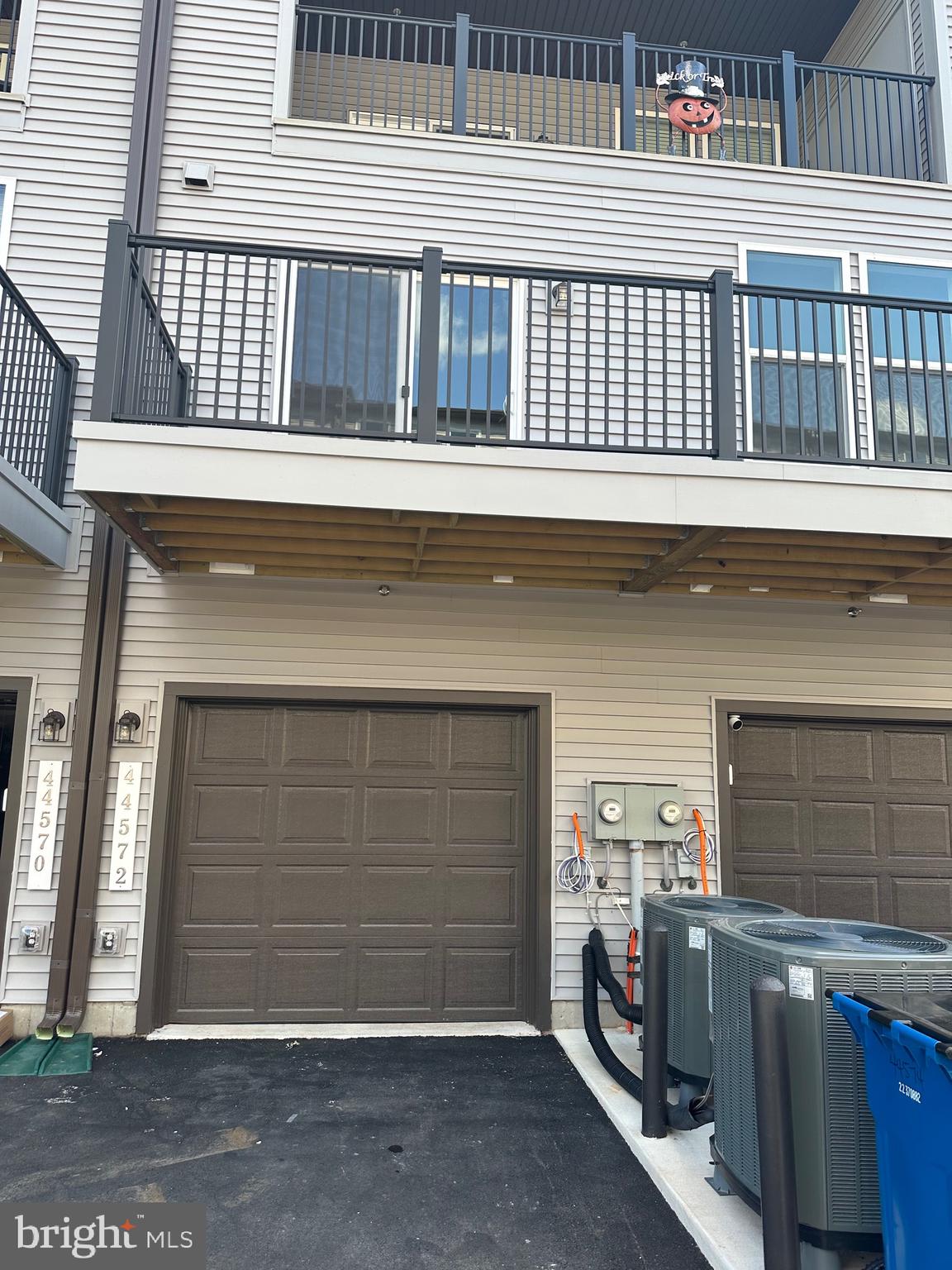 ASHBROOK PLACE - Residential Lease