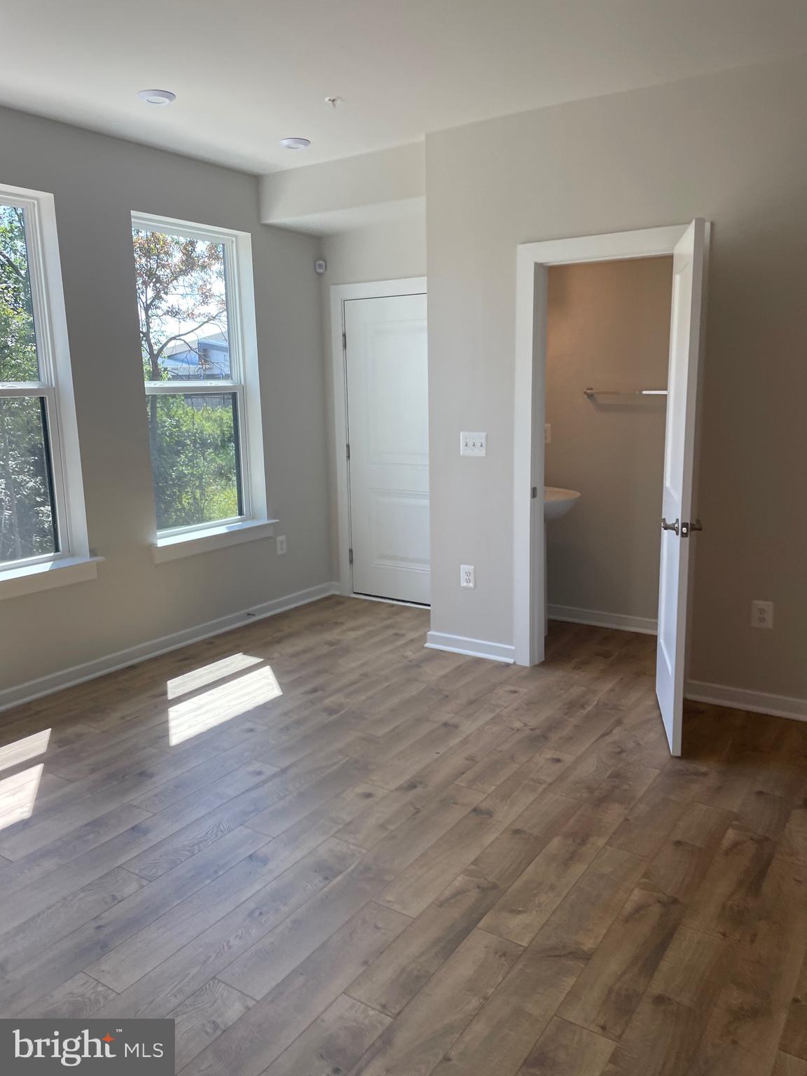 ASHBROOK PLACE - Residential Lease