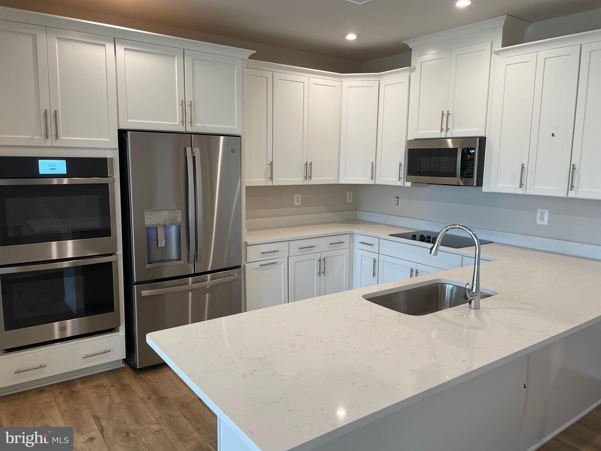 ASHBROOK PLACE - Residential Lease