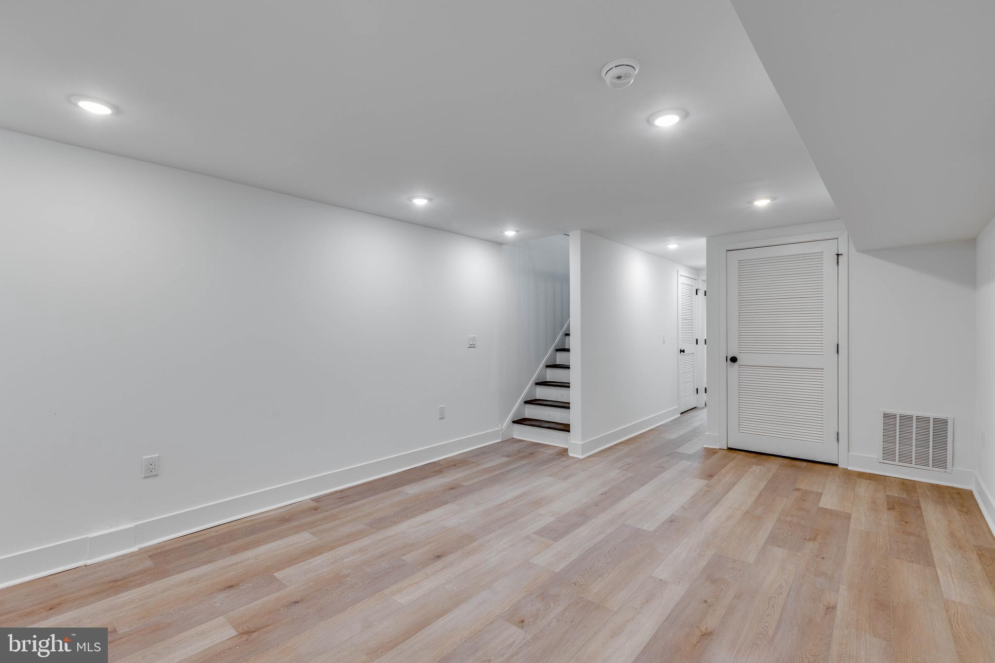 SPRUCE HILL - Residential Income