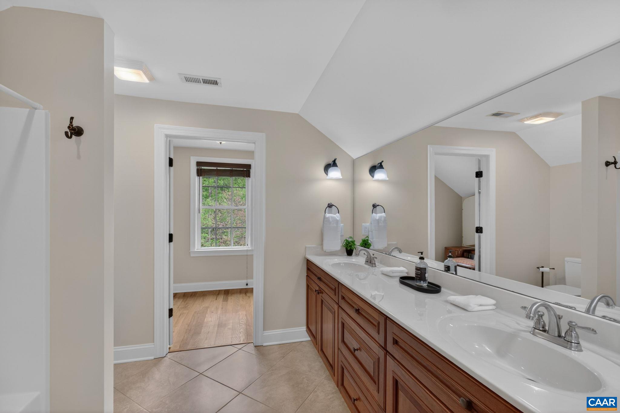 BOWLERS MILL LAKE ESTATES - Residential