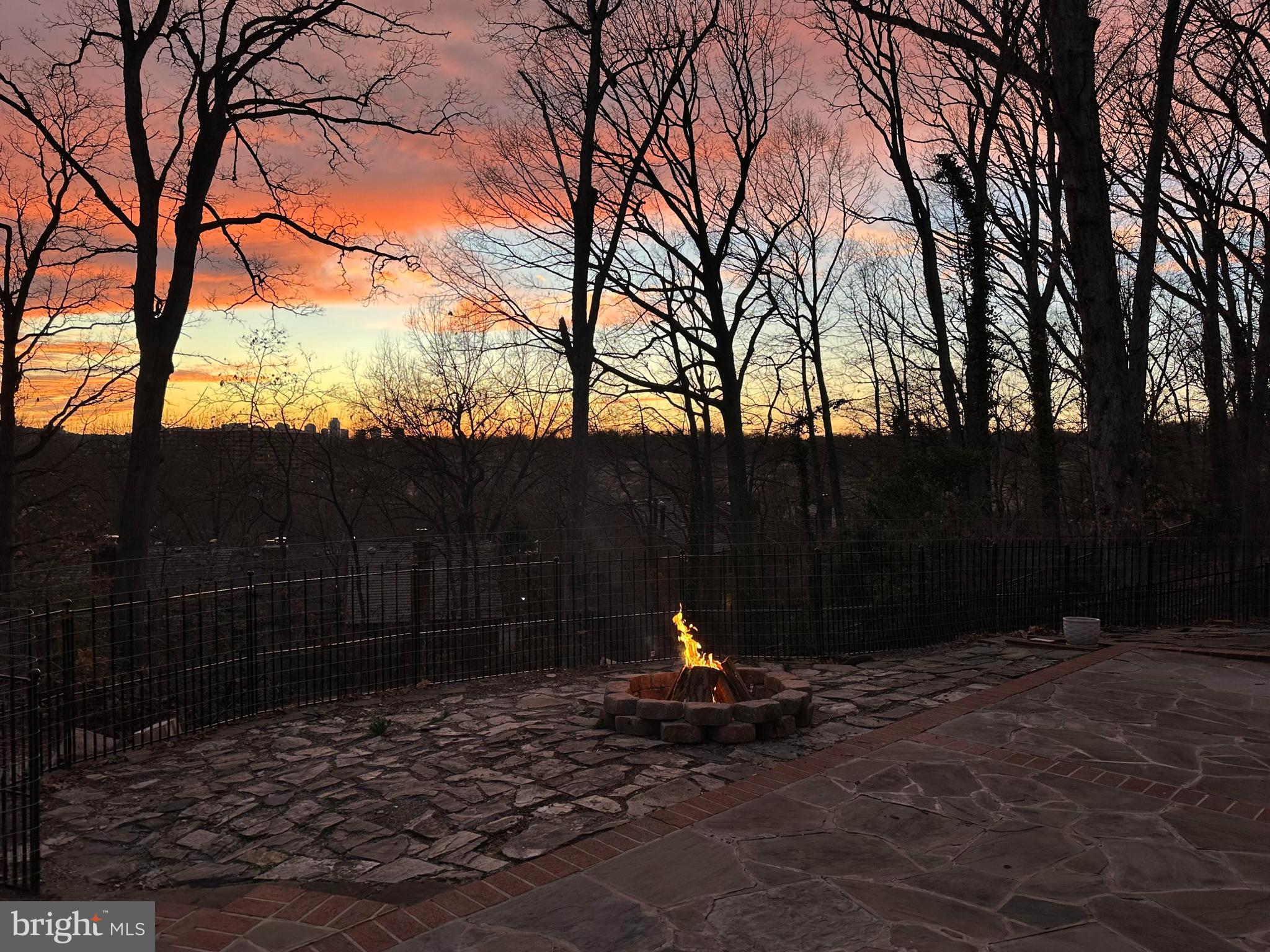 AURORA HILLS - Residential