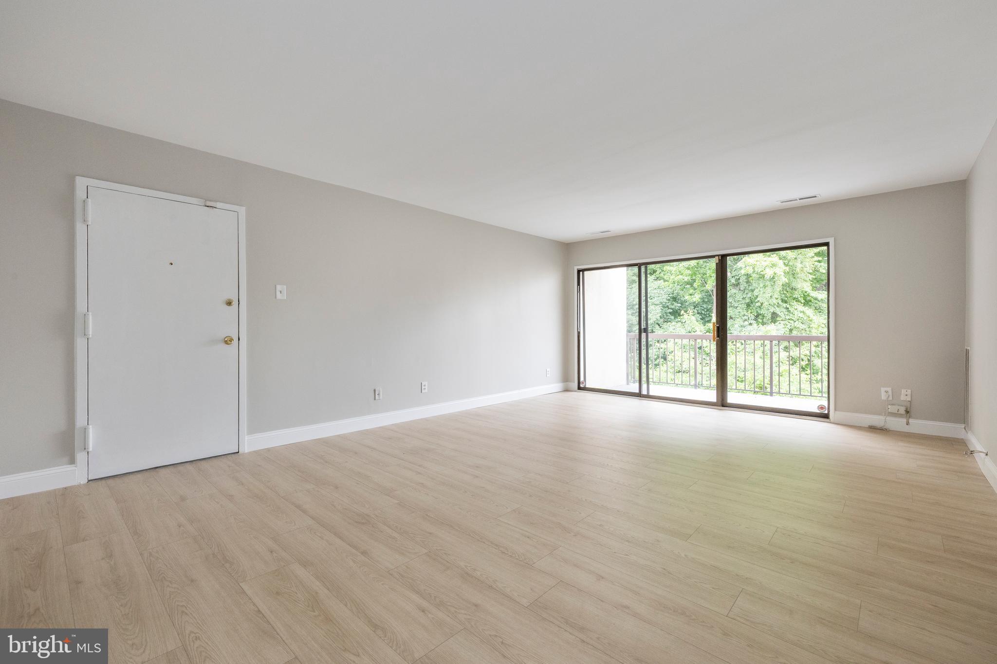 TREETOP CONDO - Residential