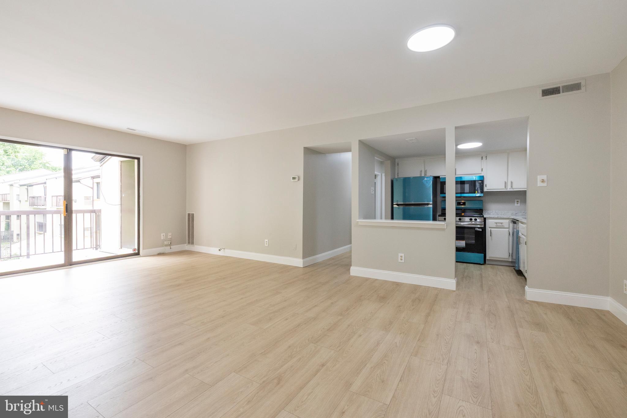 TREETOP CONDO - Residential