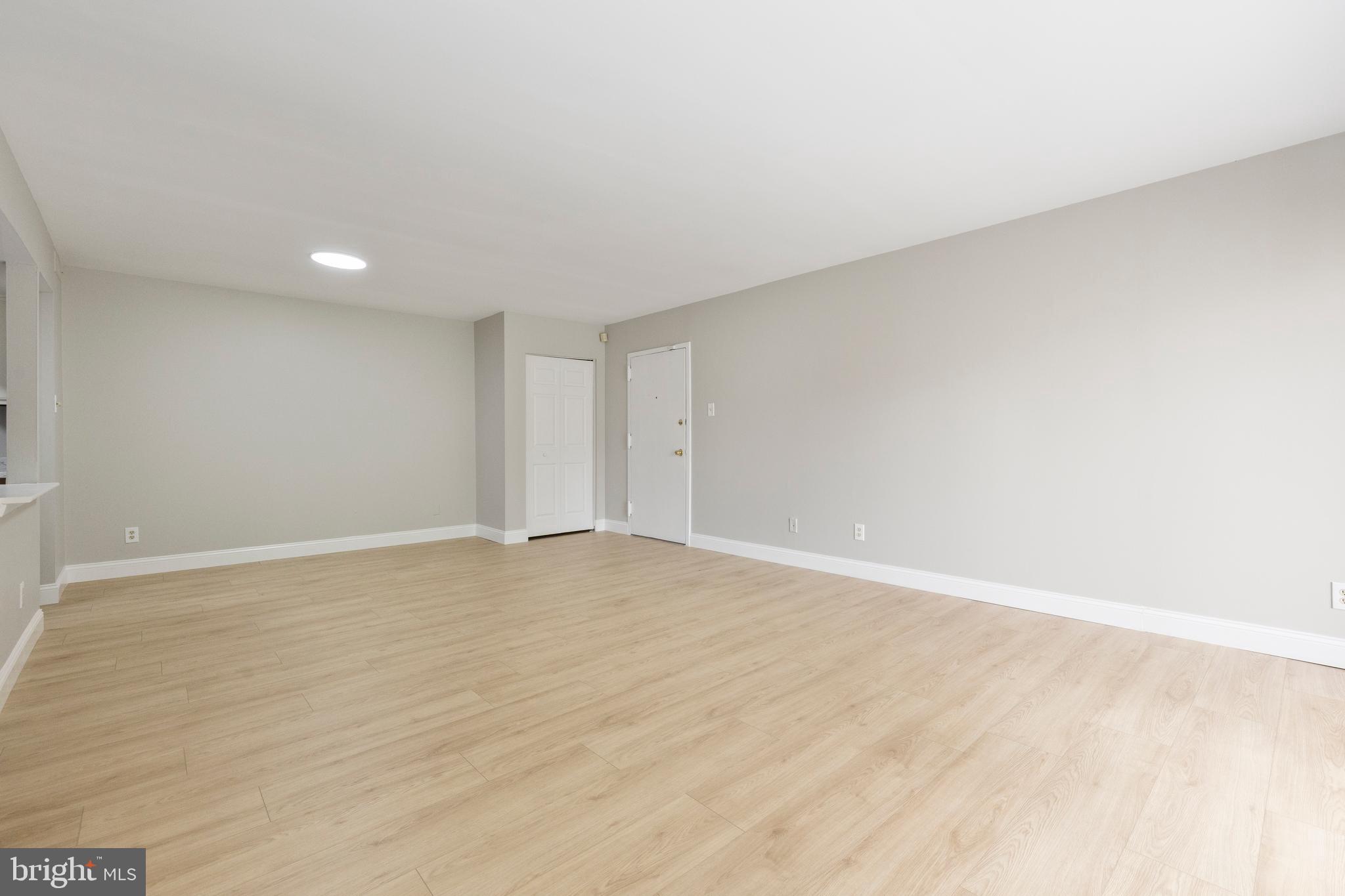 TREETOP CONDO - Residential