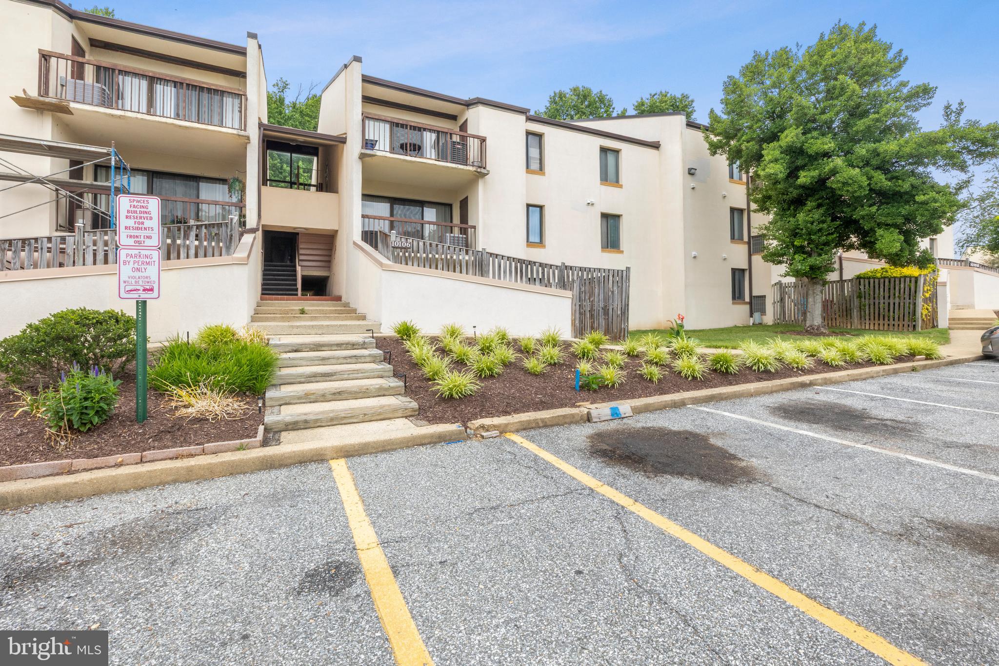 TREETOP CONDO - Residential