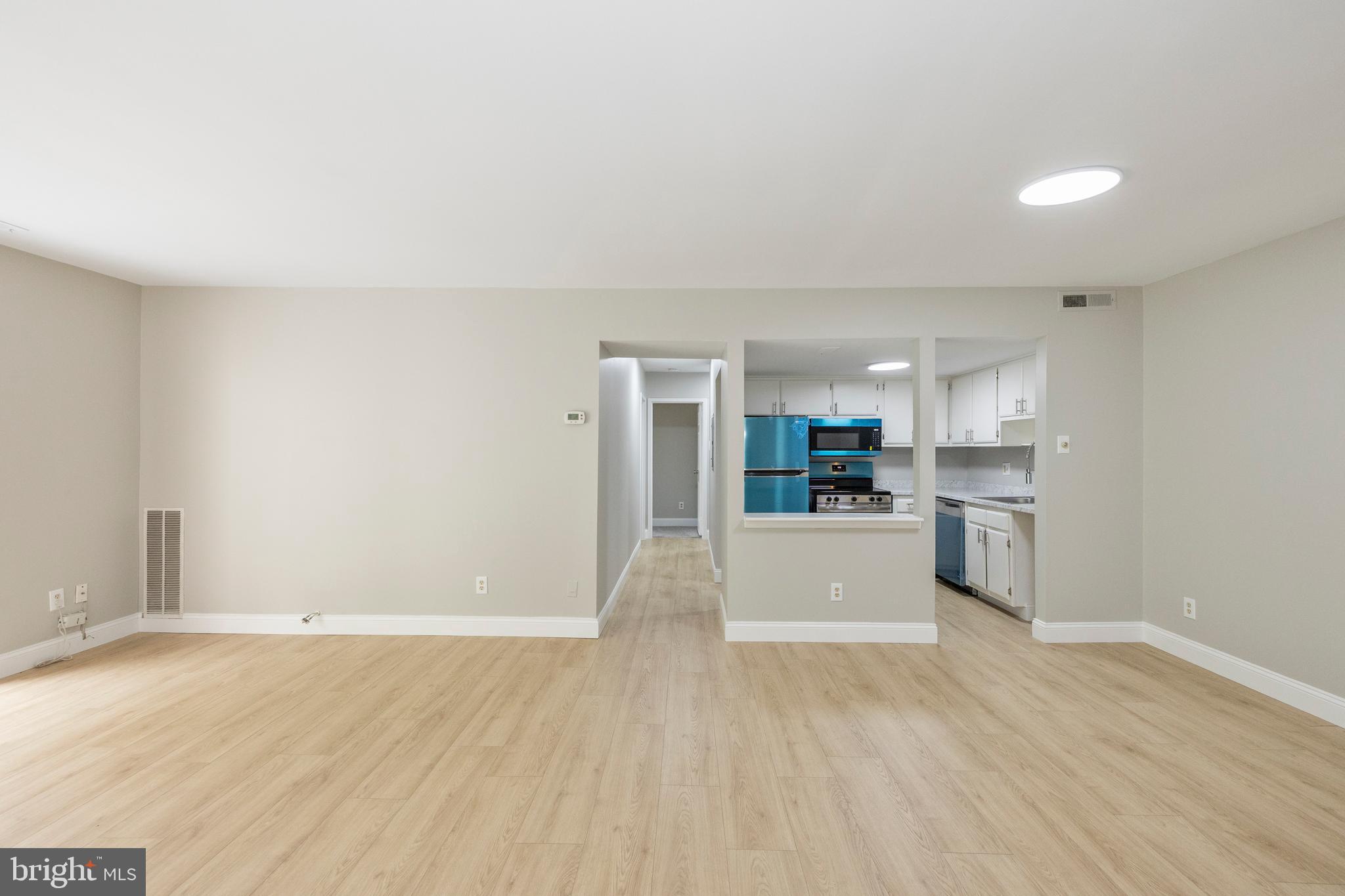 TREETOP CONDO - Residential