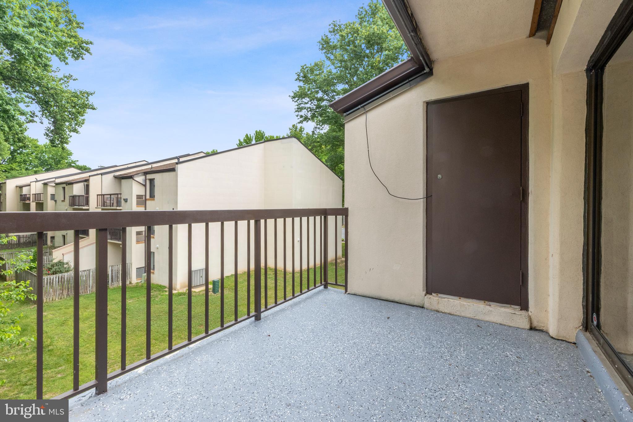 TREETOP CONDO - Residential