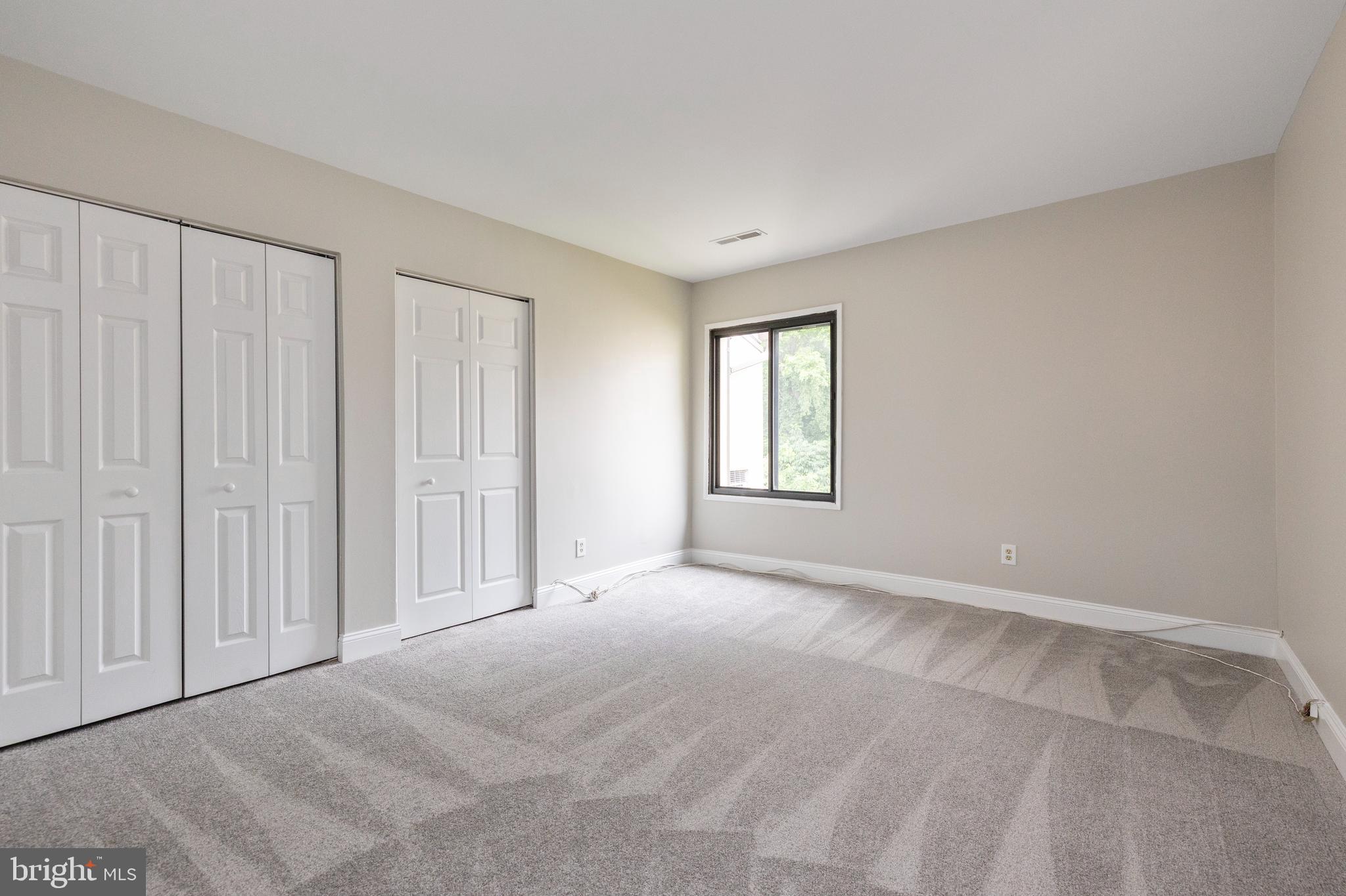 TREETOP CONDO - Residential