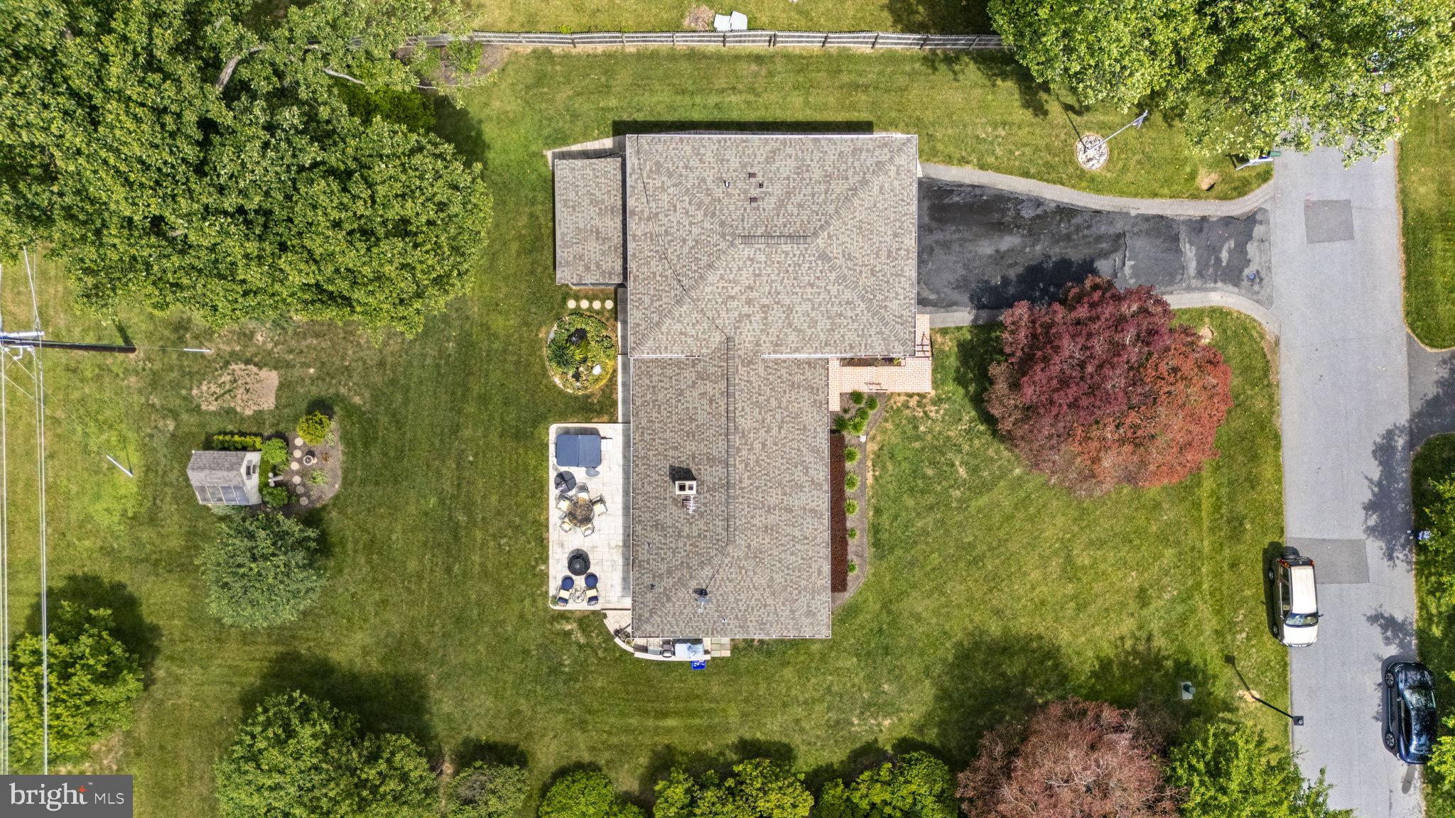 WILLIAMSBURG VILLAGE - Residential