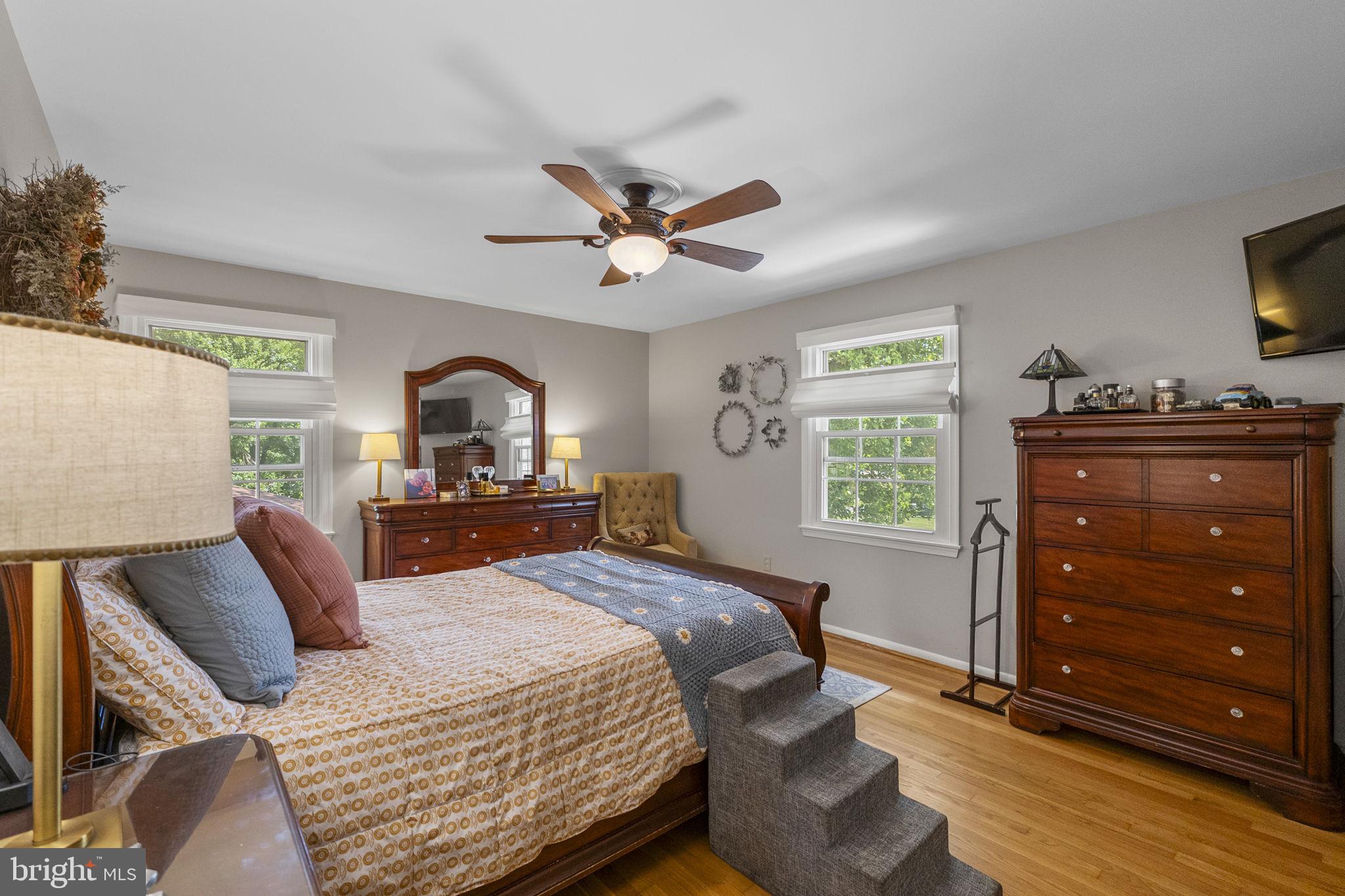WILLIAMSBURG VILLAGE - Residential