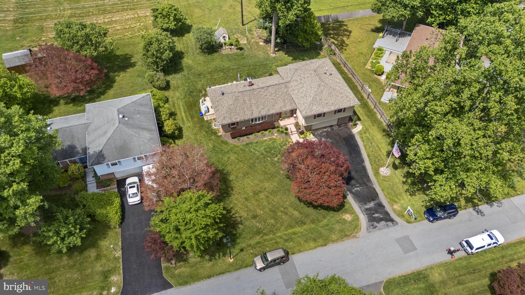 WILLIAMSBURG VILLAGE - Residential