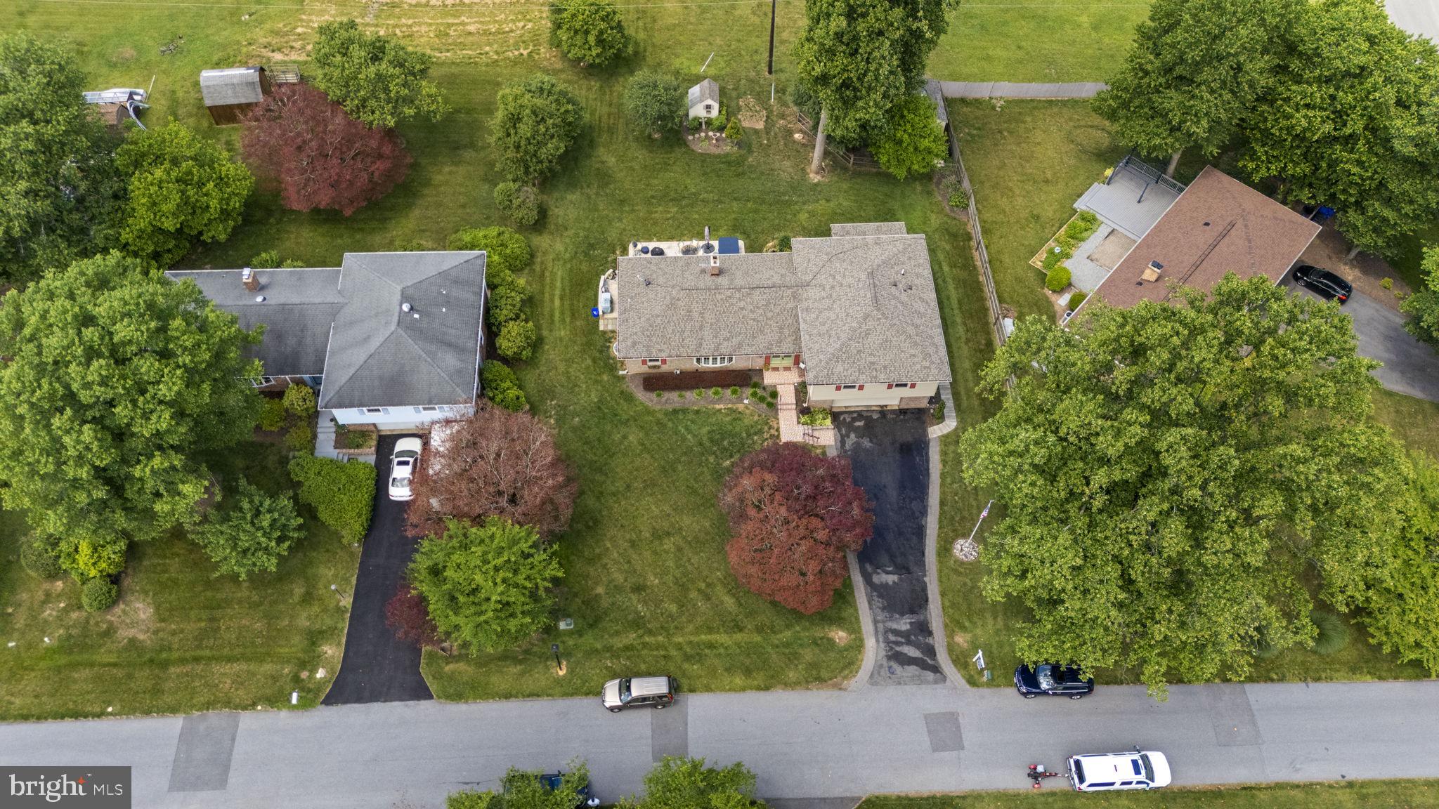 WILLIAMSBURG VILLAGE - Residential