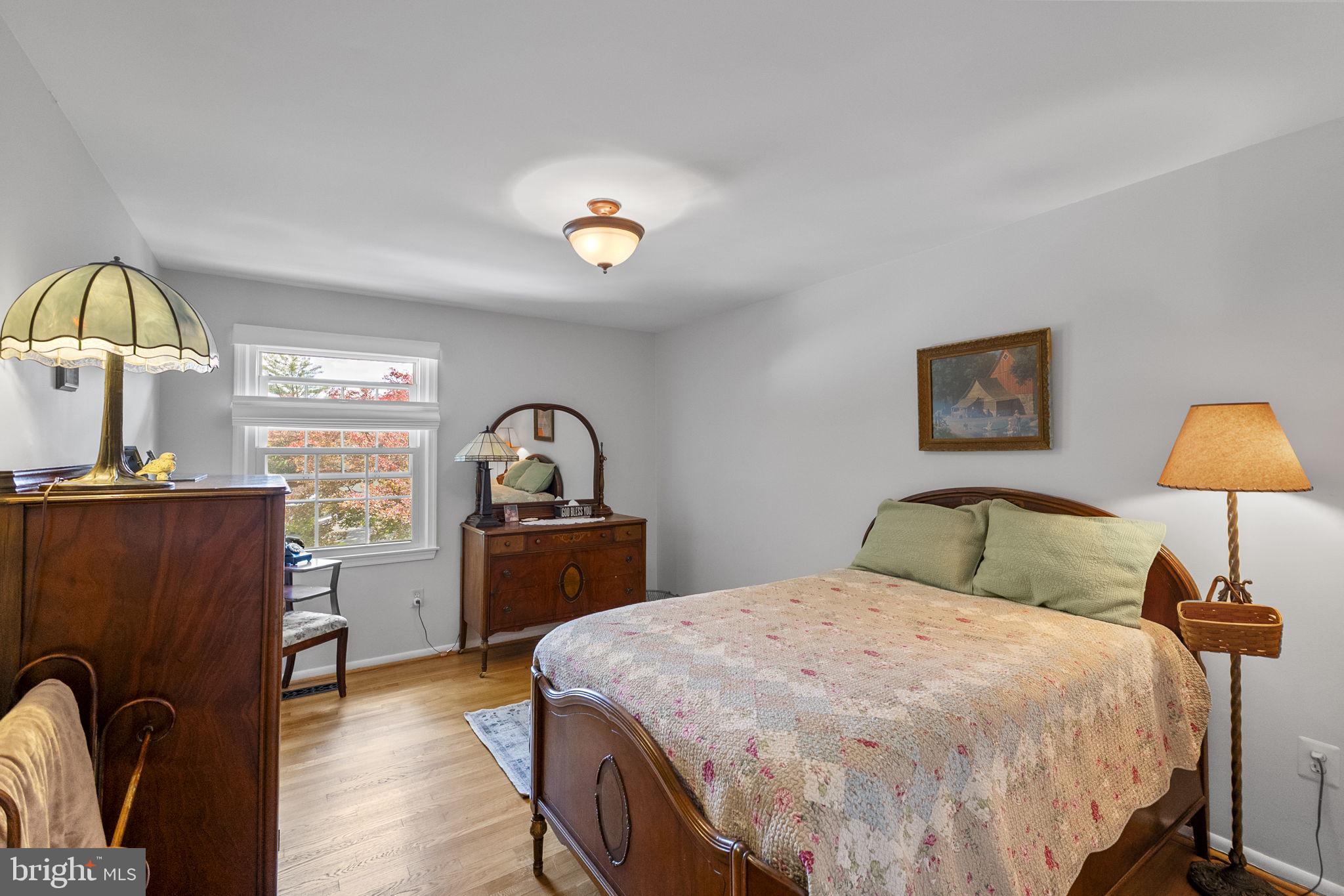 WILLIAMSBURG VILLAGE - Residential