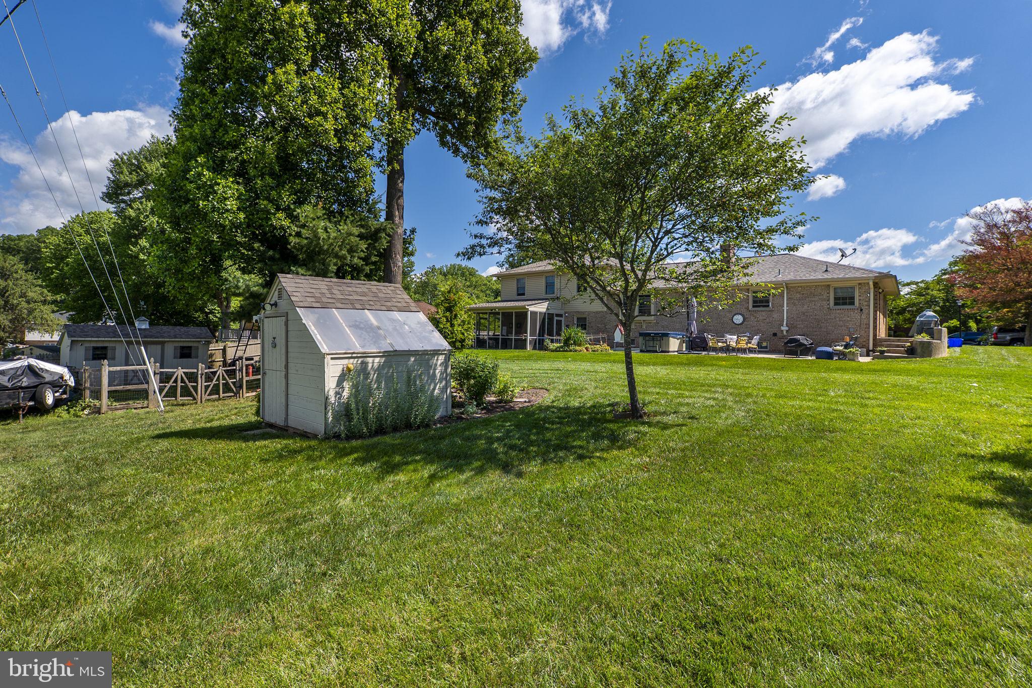 WILLIAMSBURG VILLAGE - Residential