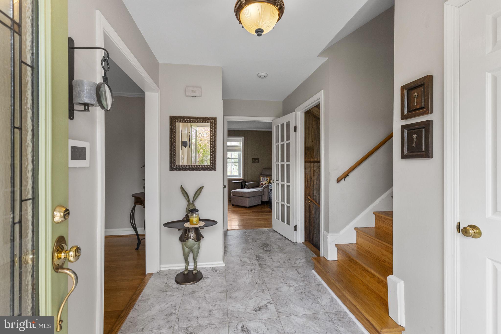 WILLIAMSBURG VILLAGE - Residential