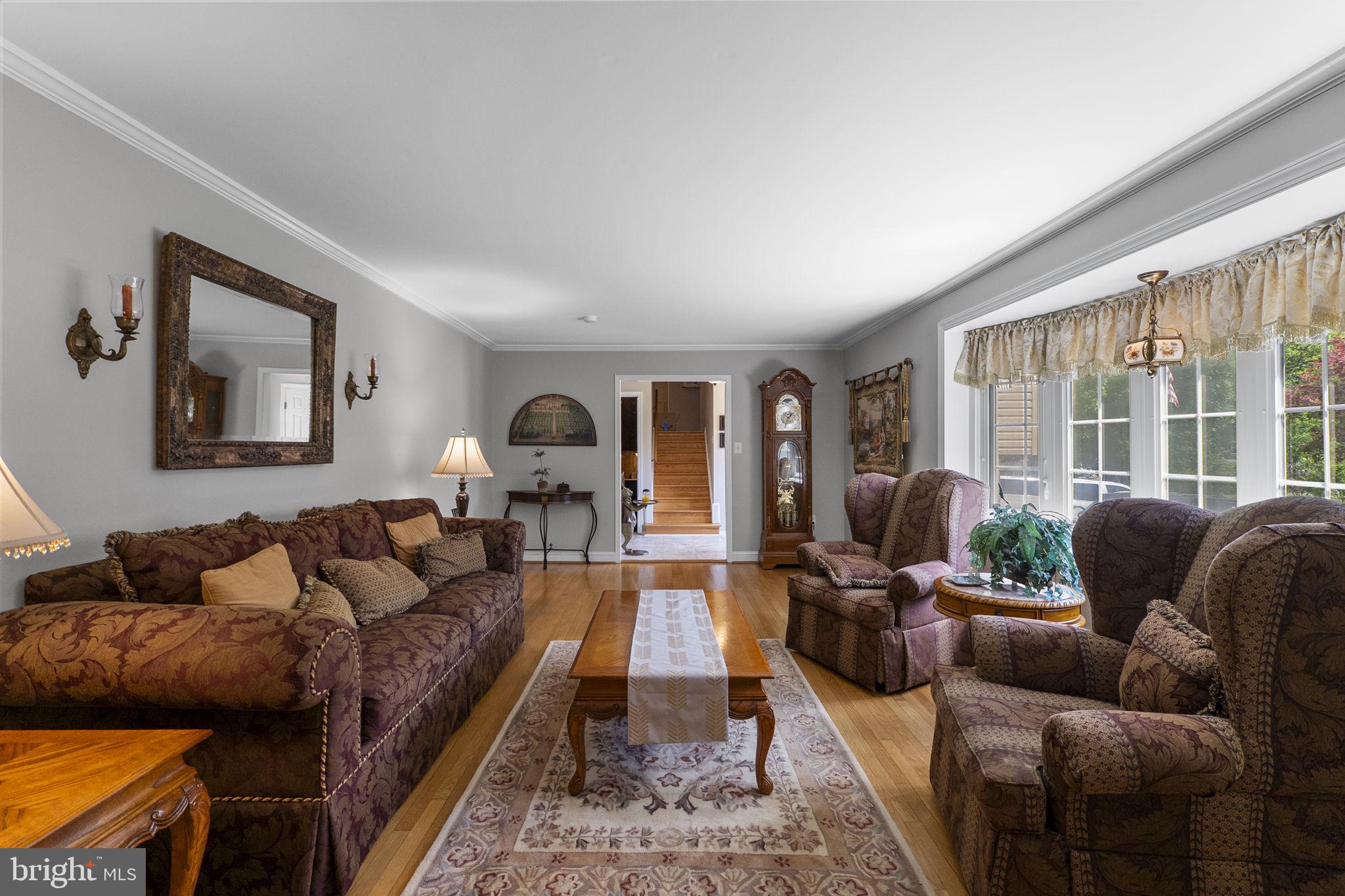 WILLIAMSBURG VILLAGE - Residential