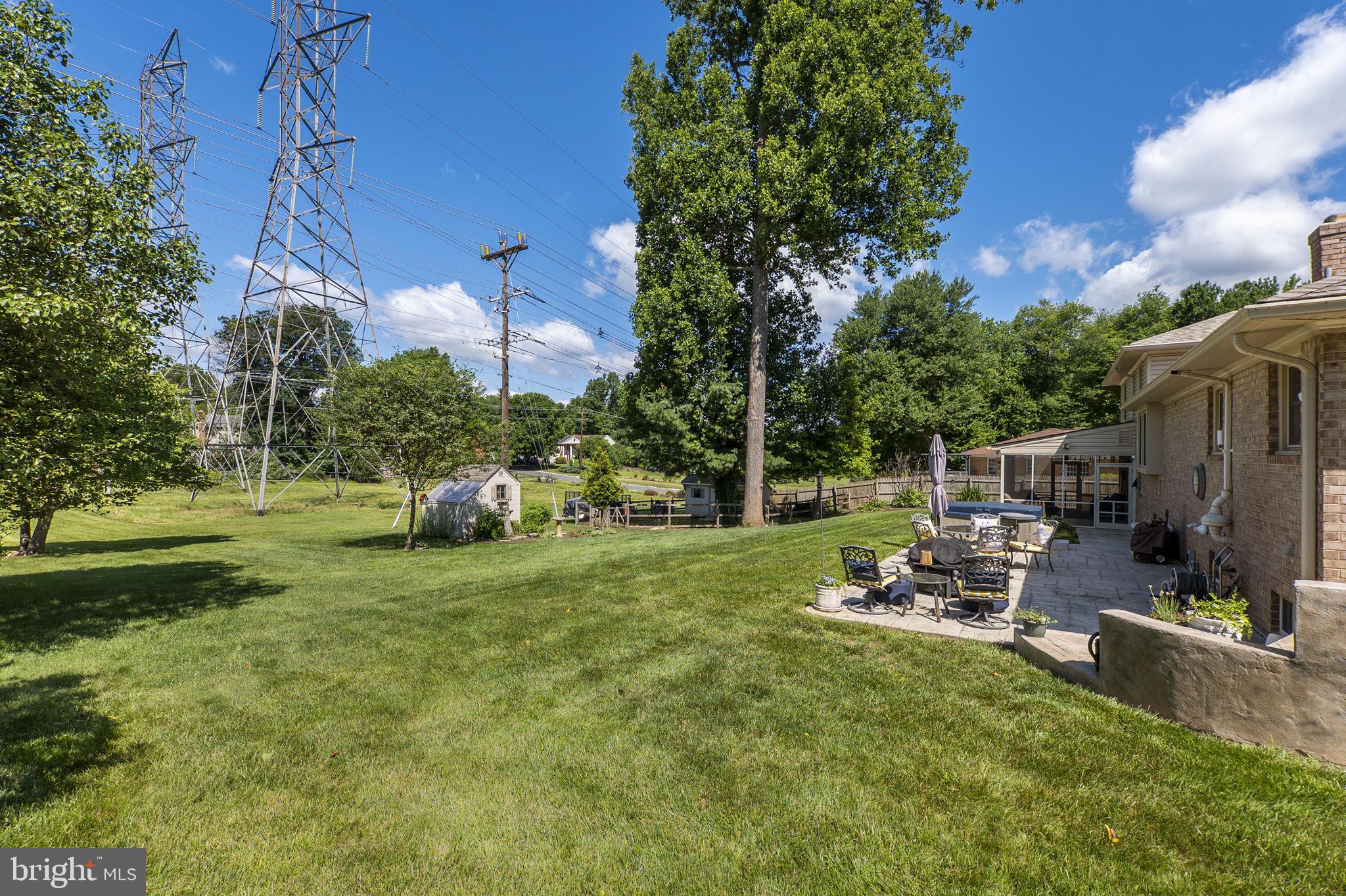 WILLIAMSBURG VILLAGE - Residential
