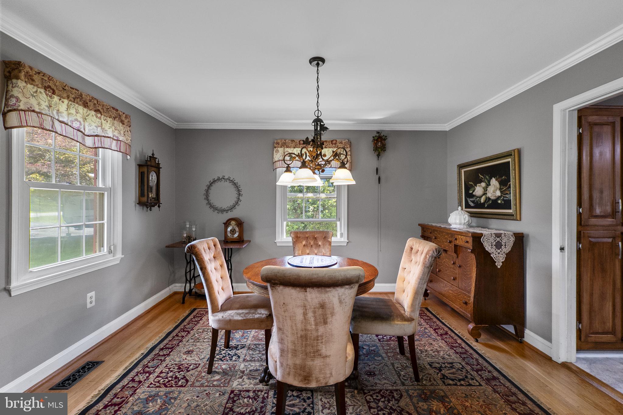 WILLIAMSBURG VILLAGE - Residential
