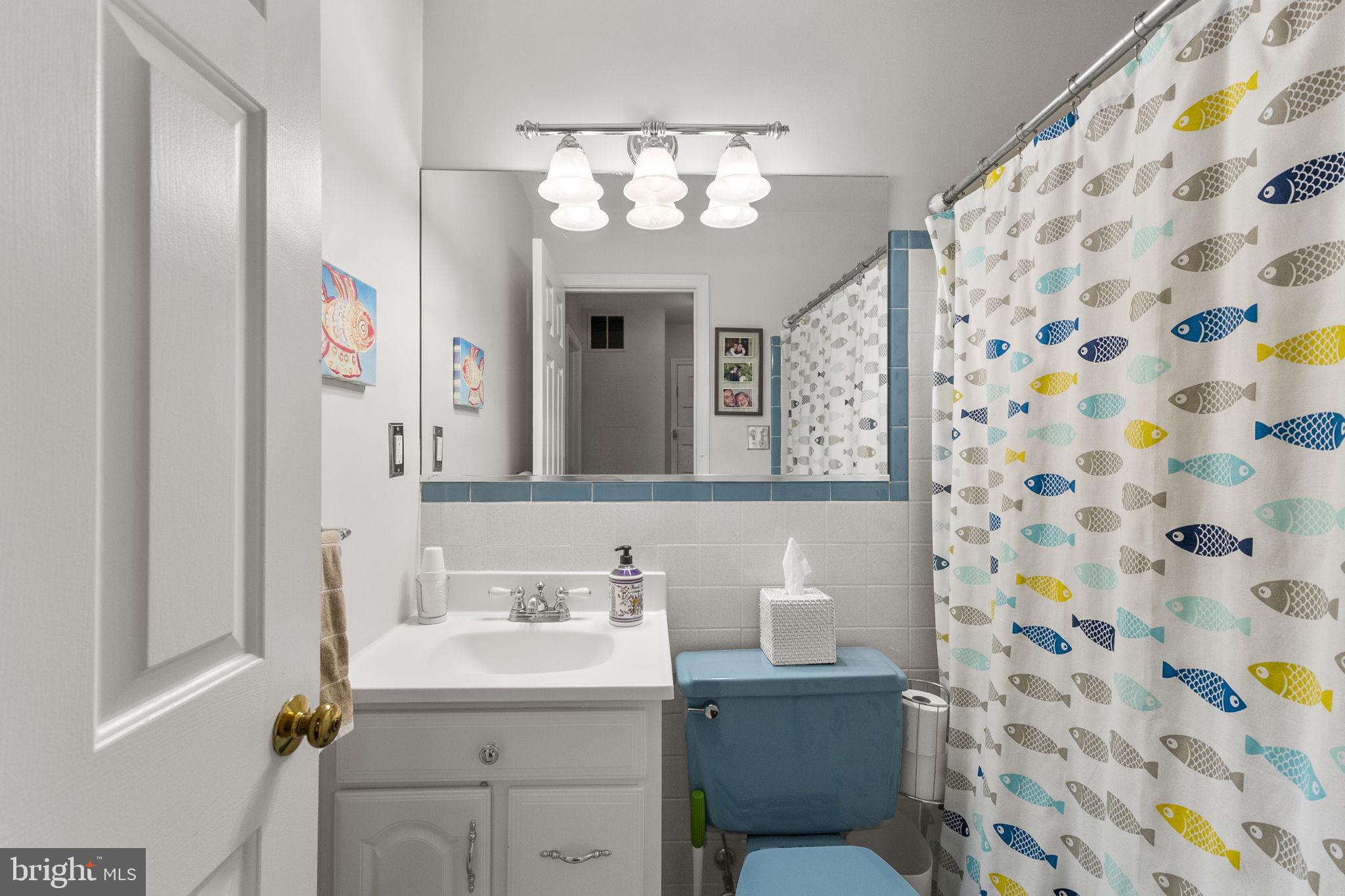 WILLIAMSBURG VILLAGE - Residential