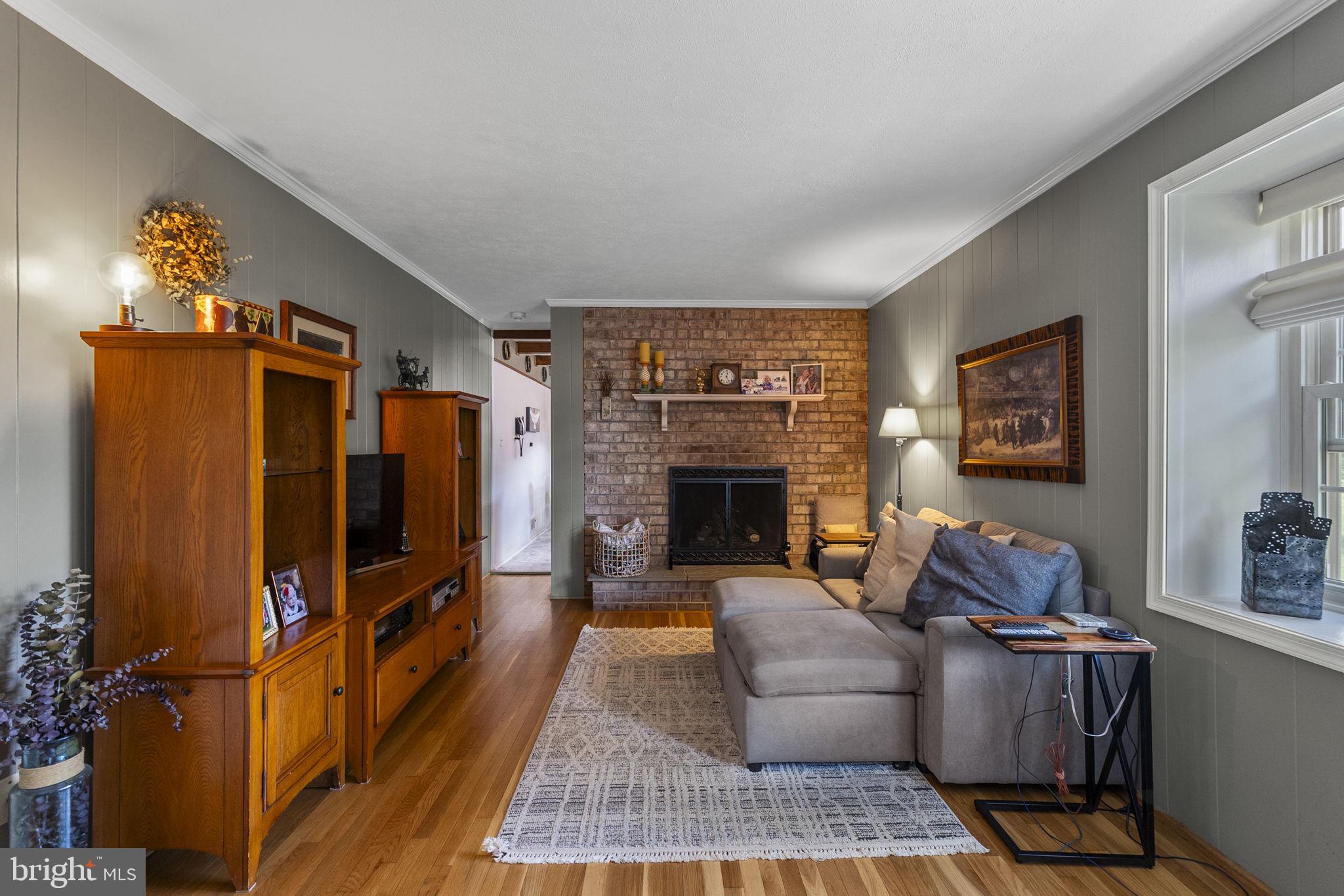 WILLIAMSBURG VILLAGE - Residential