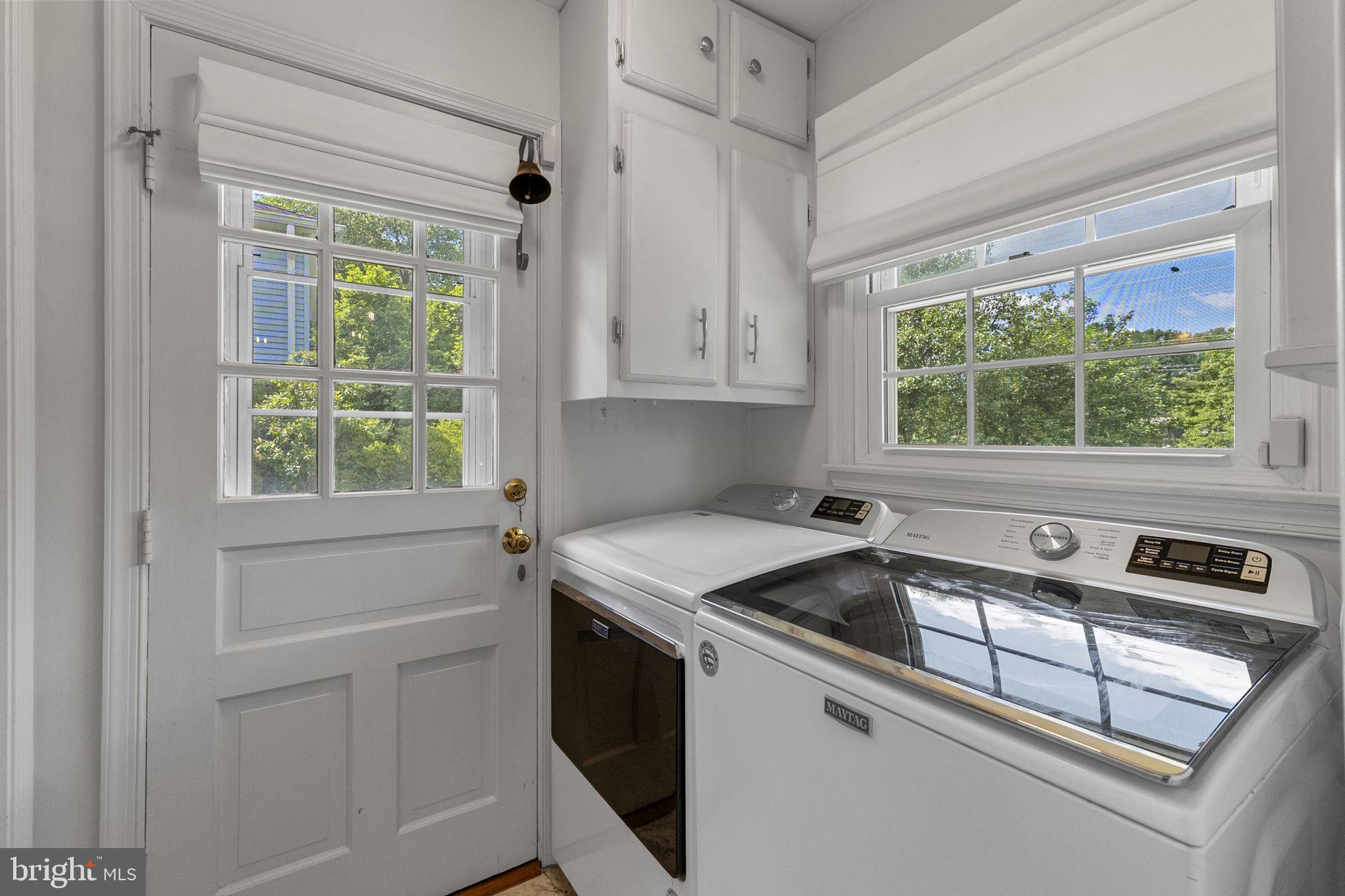 WILLIAMSBURG VILLAGE - Residential
