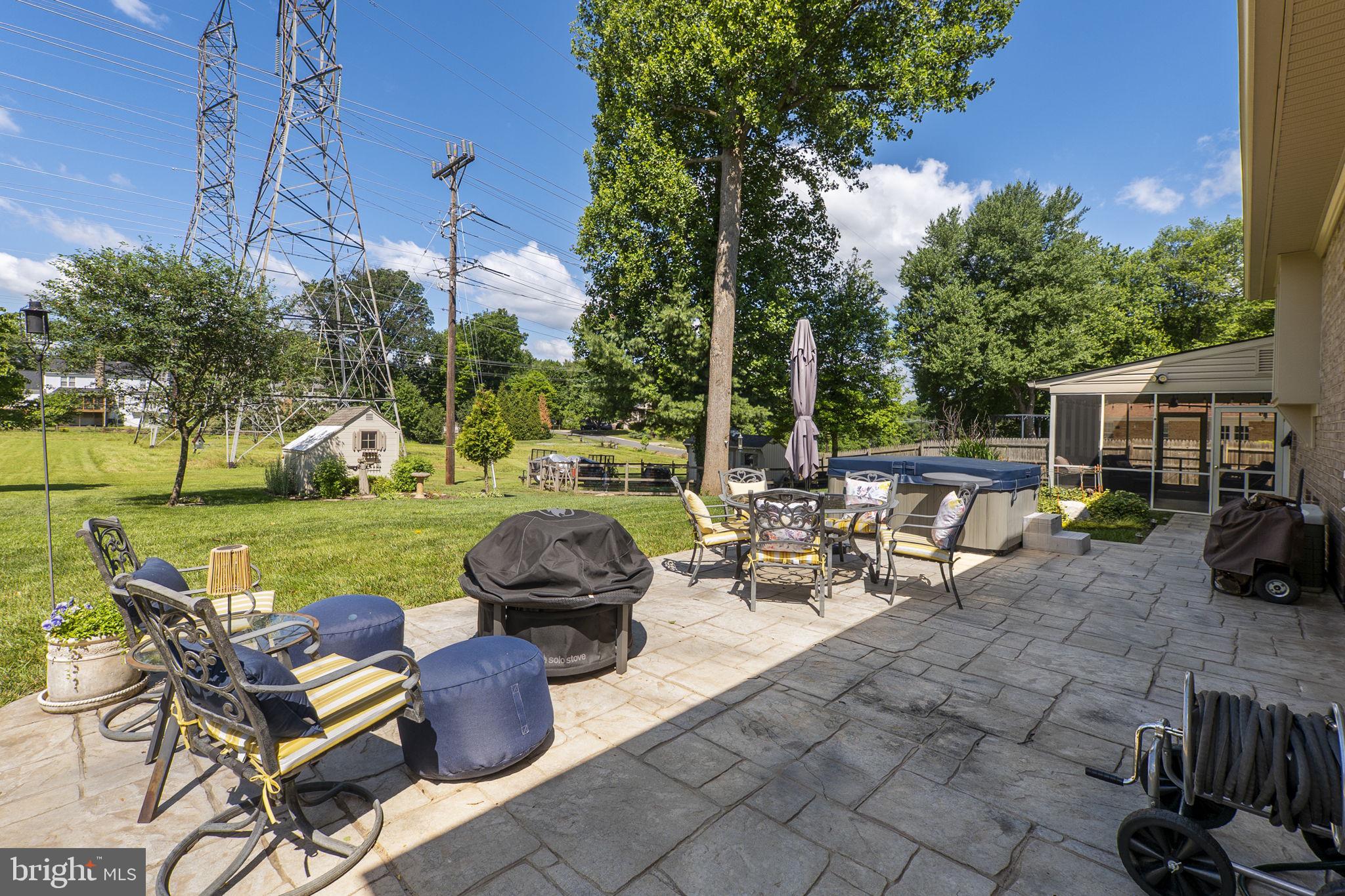 WILLIAMSBURG VILLAGE - Residential